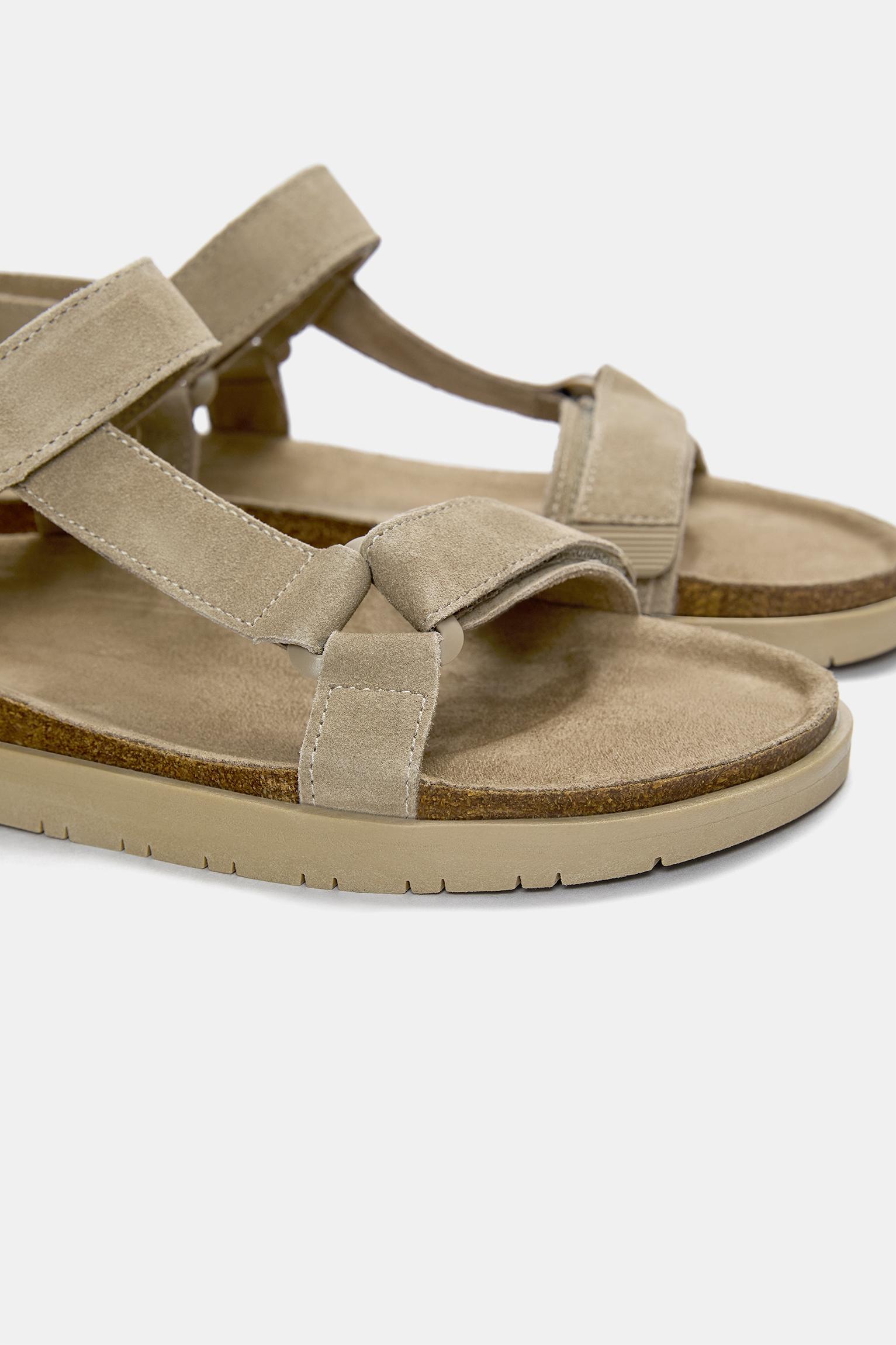 Leather strappy sandals Product Image