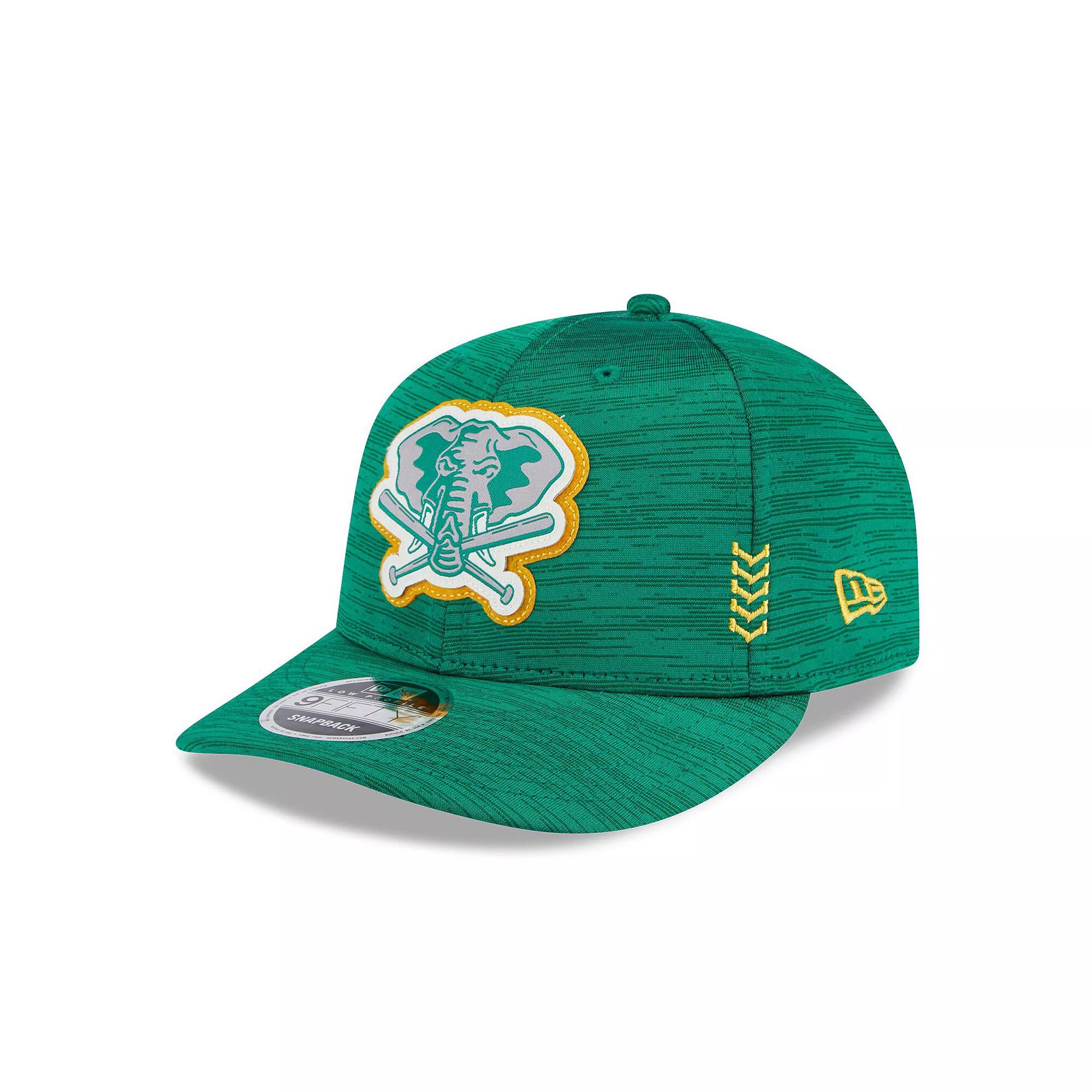 Men's New Era Green Oakland Athletics 2024 Clubhouse Low Profile 59FIFTY Snapback Hat Product Image