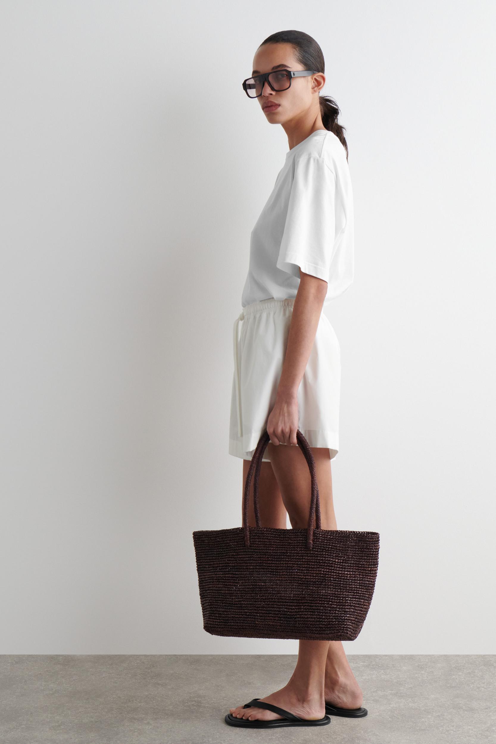 DRAWSTRING COTTON SHORTS Product Image