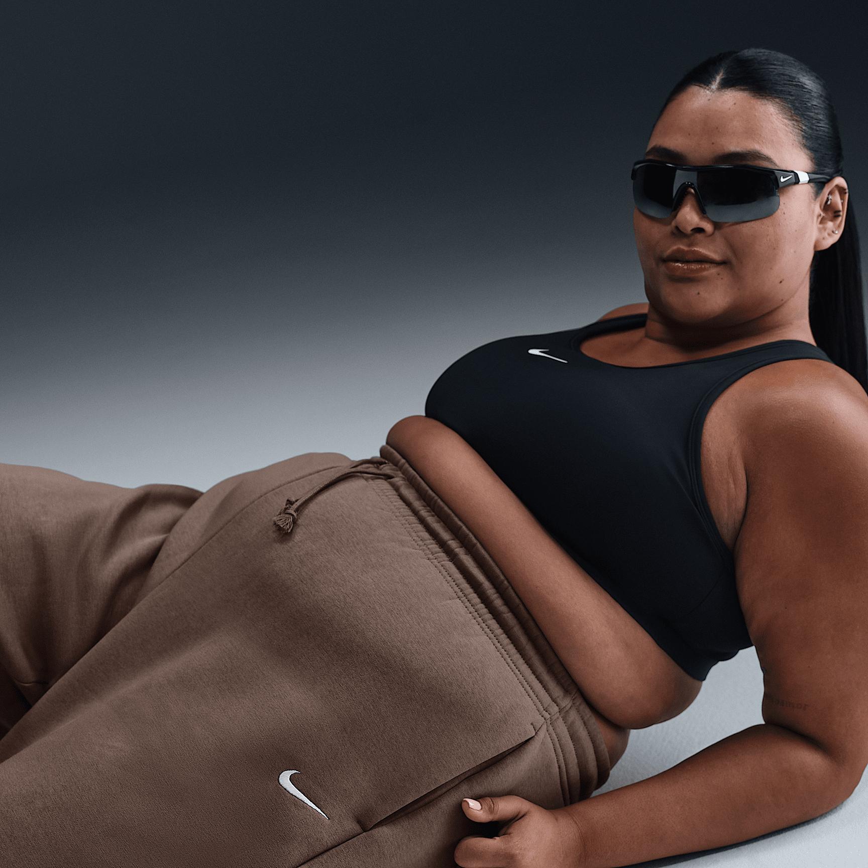 Nike Sportswear Phoenix Fleece Women's High-Waisted Oversized Sweatpants (Plus Size) Product Image