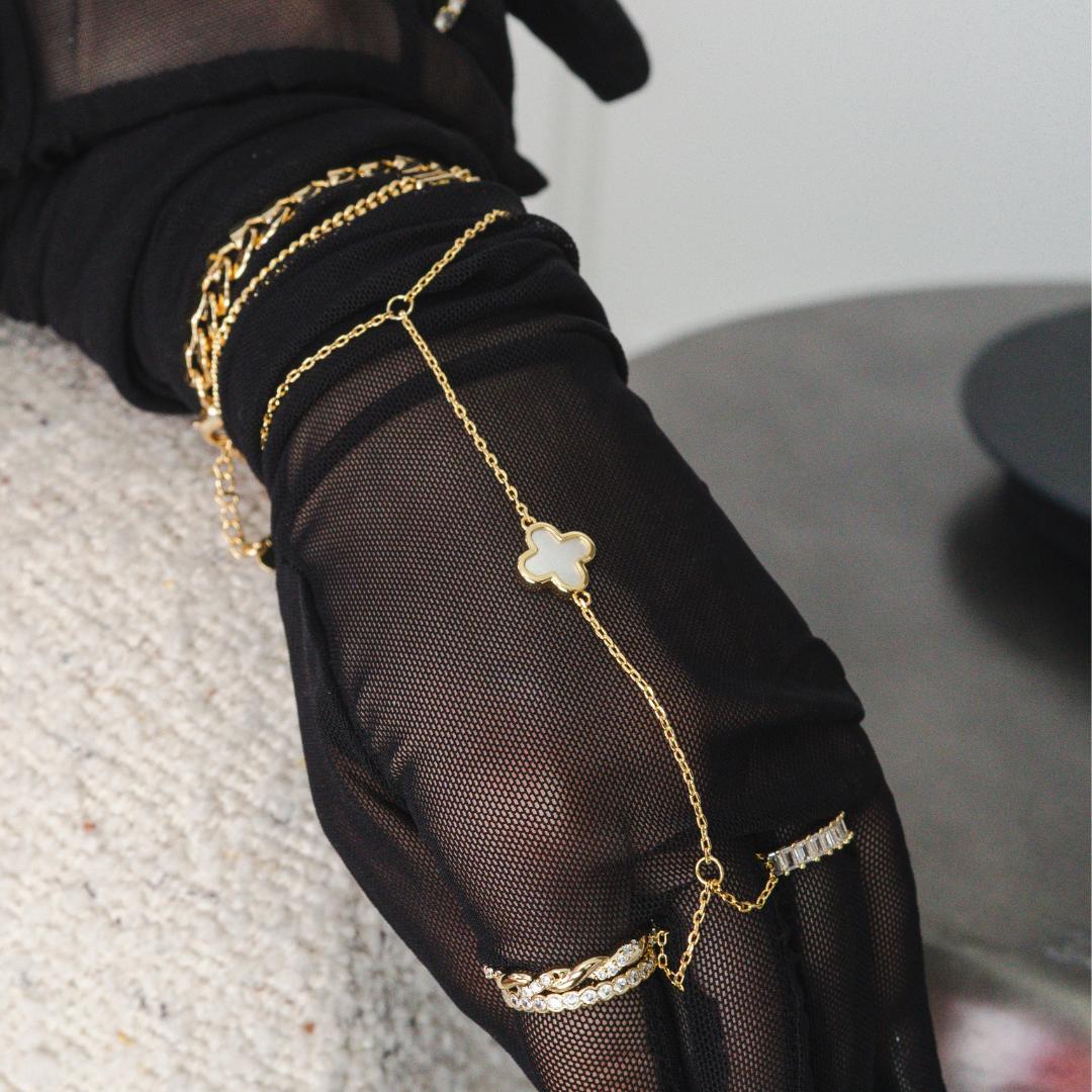 Lucky Hand Chain Product Image