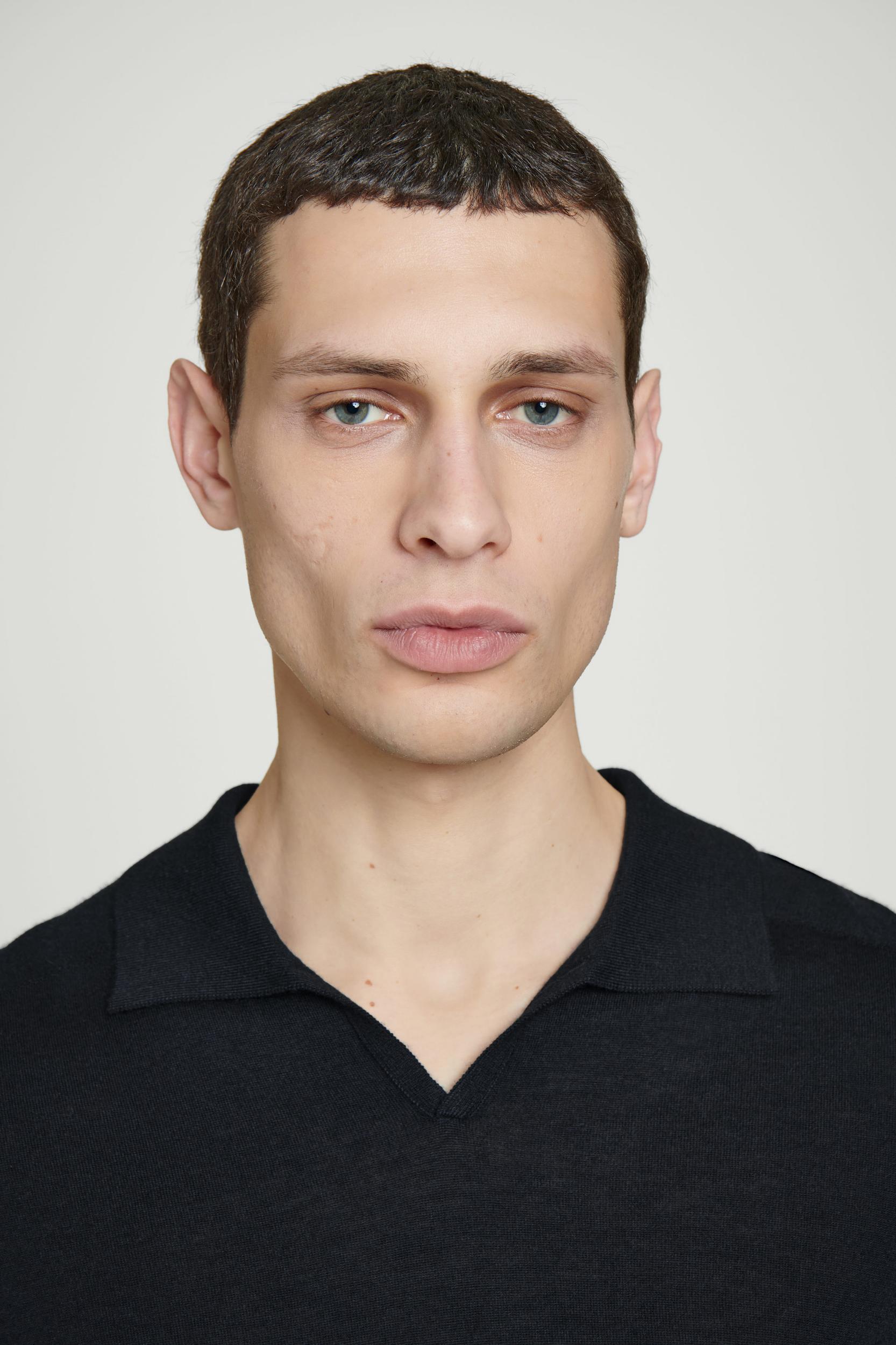 OPEN-COLLAR CASHMERE POLO SHIRT Product Image