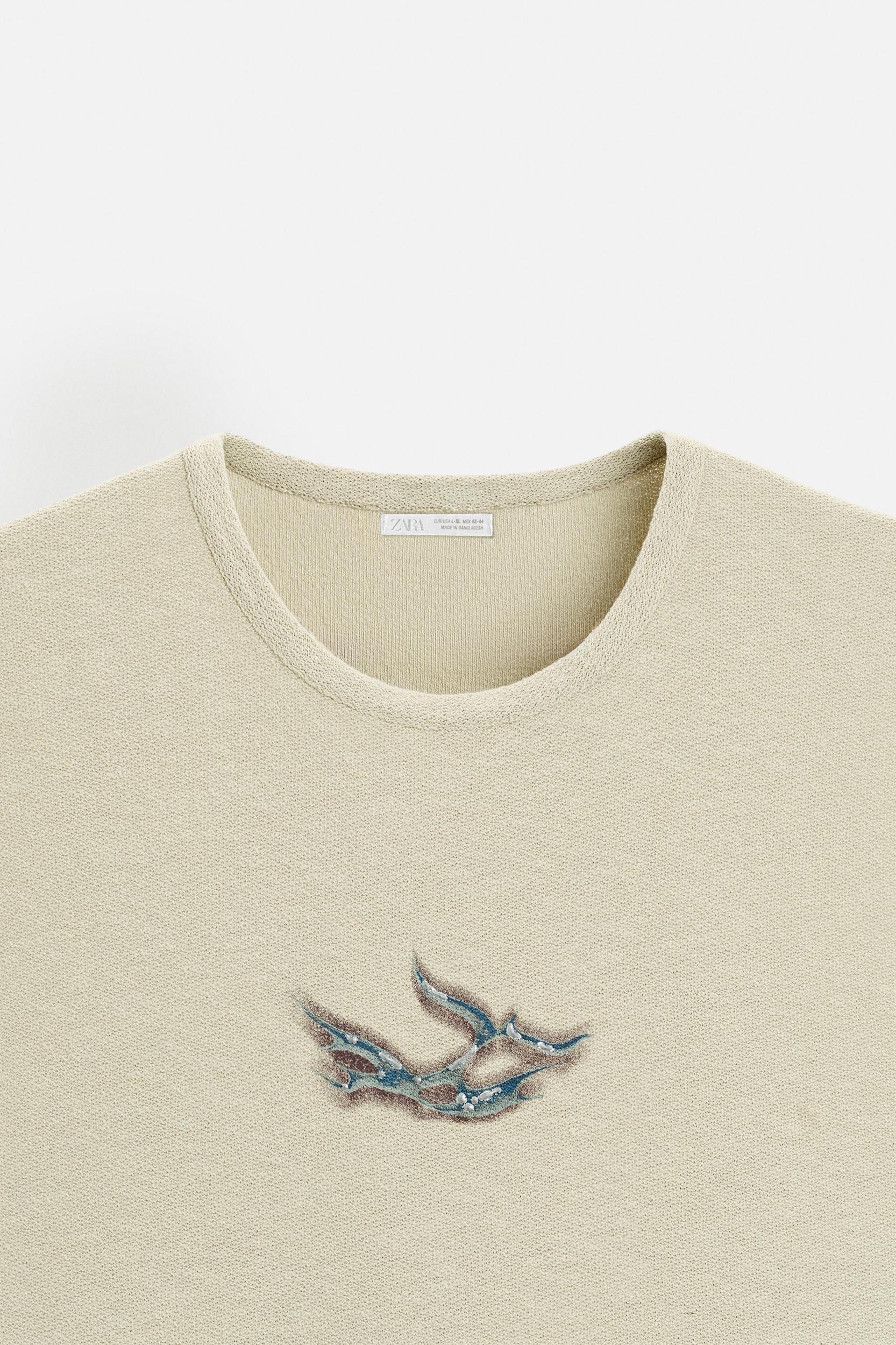 TEXTURED PRINT KNIT T-SHIRT Product Image