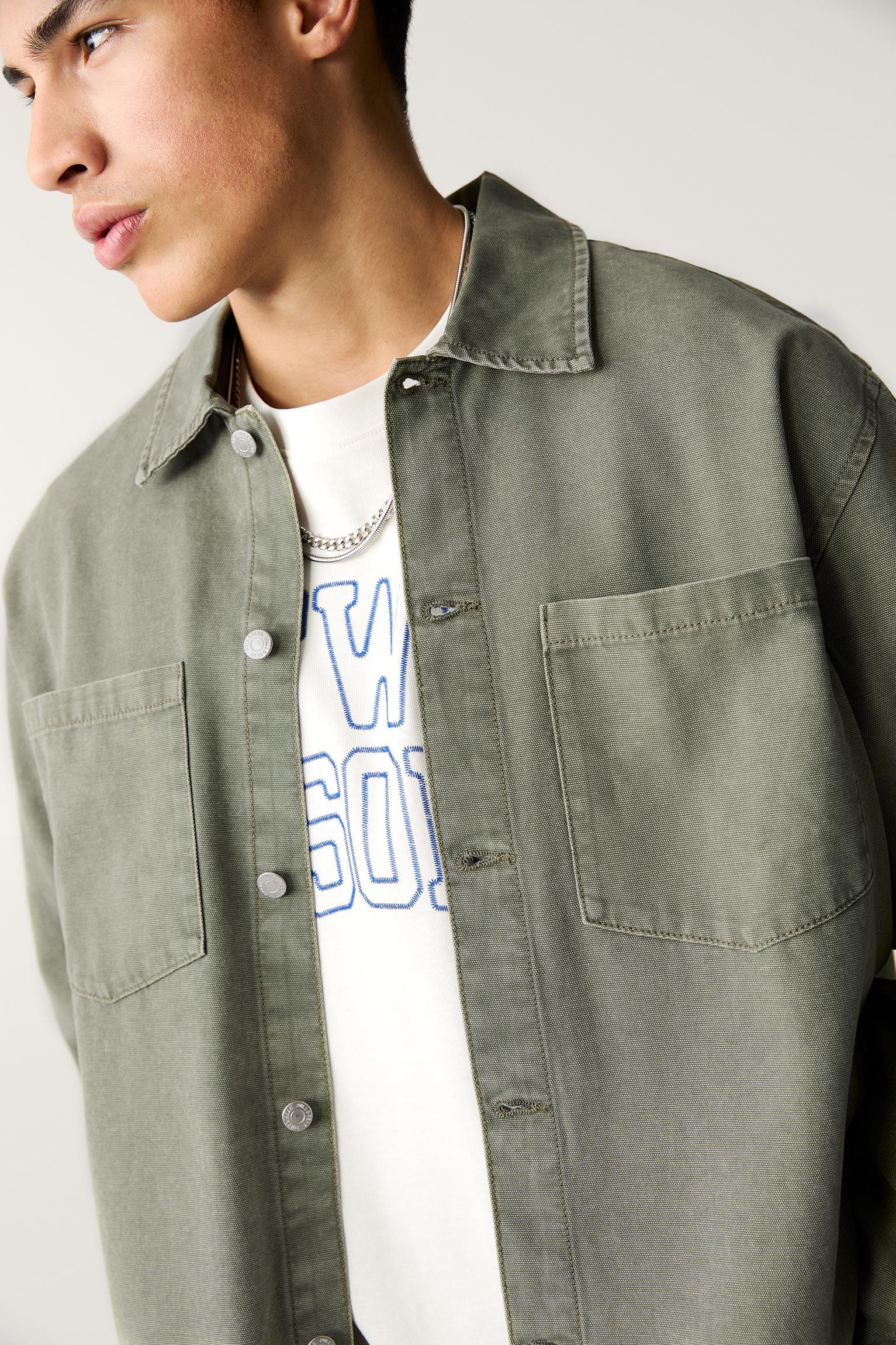 Shirt with front pockets Product Image