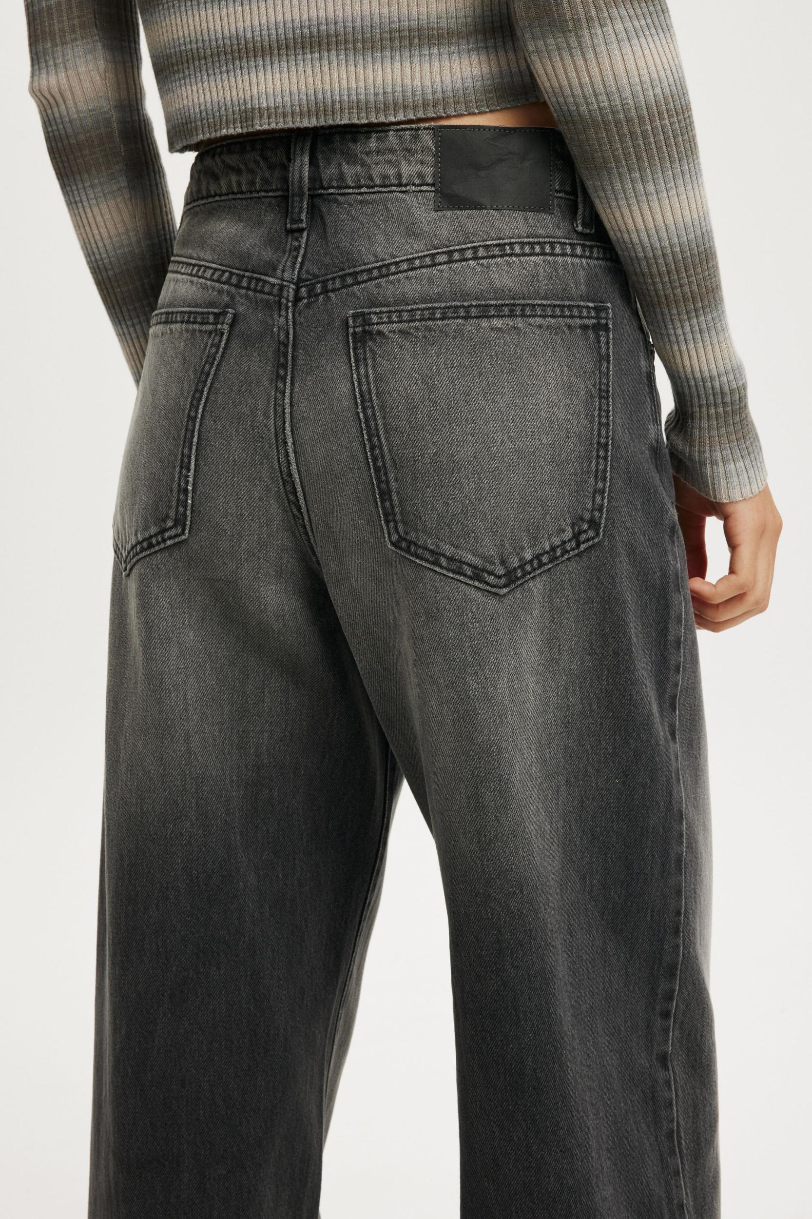 Relaxed Wide Jean Product Image