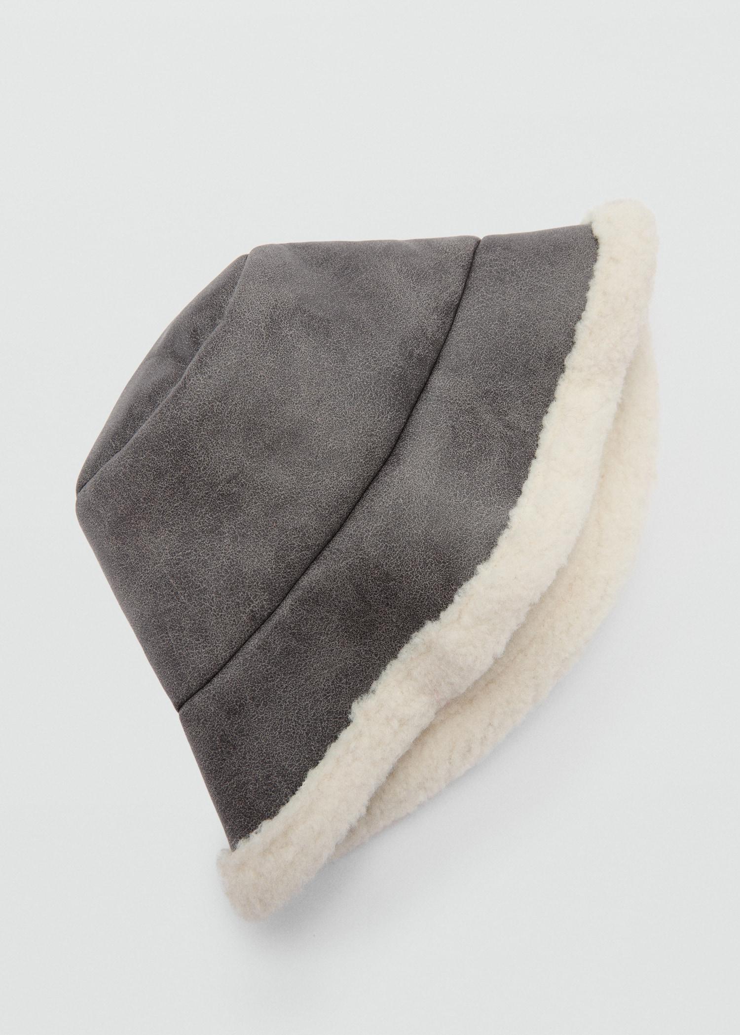 Shearling bucket hat - Women | MANGO USA Product Image