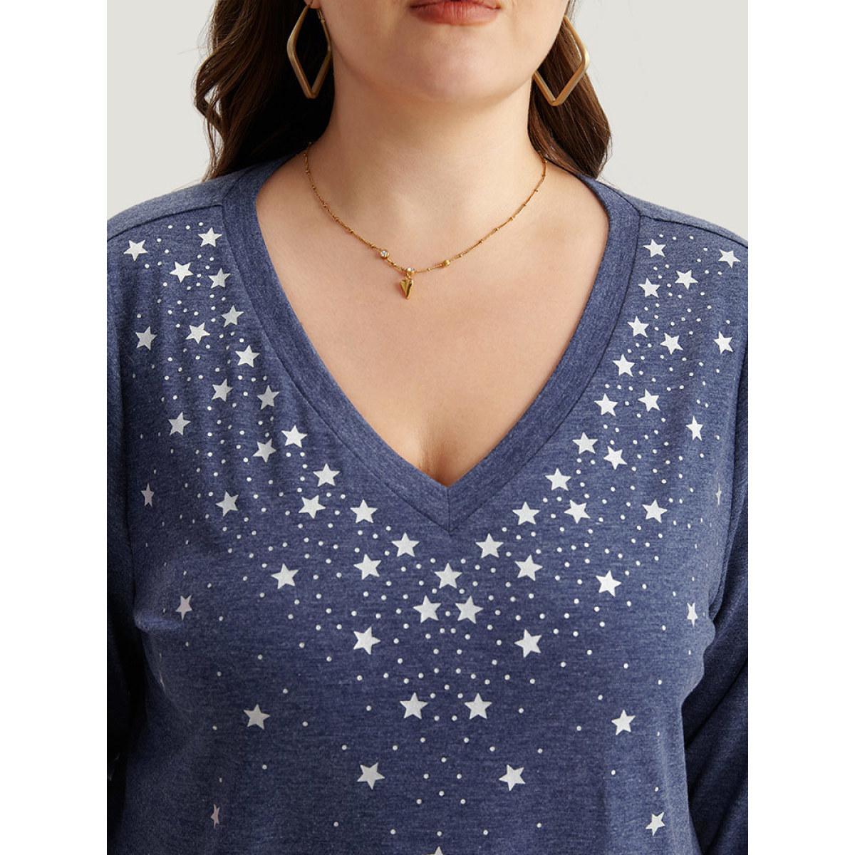 Plus Size Star Print V Neck T-shirt DarkBlue Women Casual Printed Star and moon V-neck Dailywear T-shirts BloomChic 26/4X Product Image