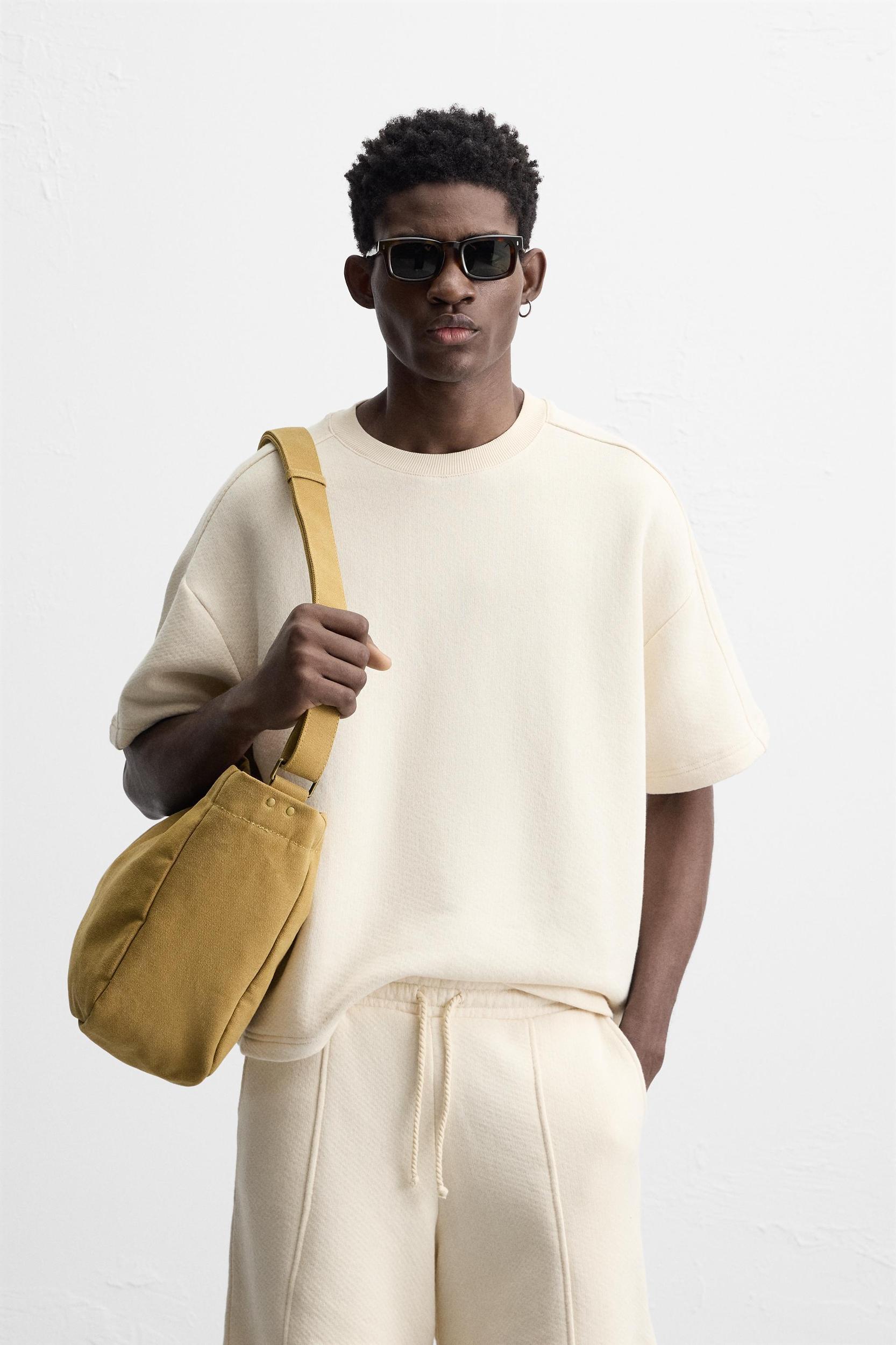 RELAXED FIT SWEATSHIRT Product Image