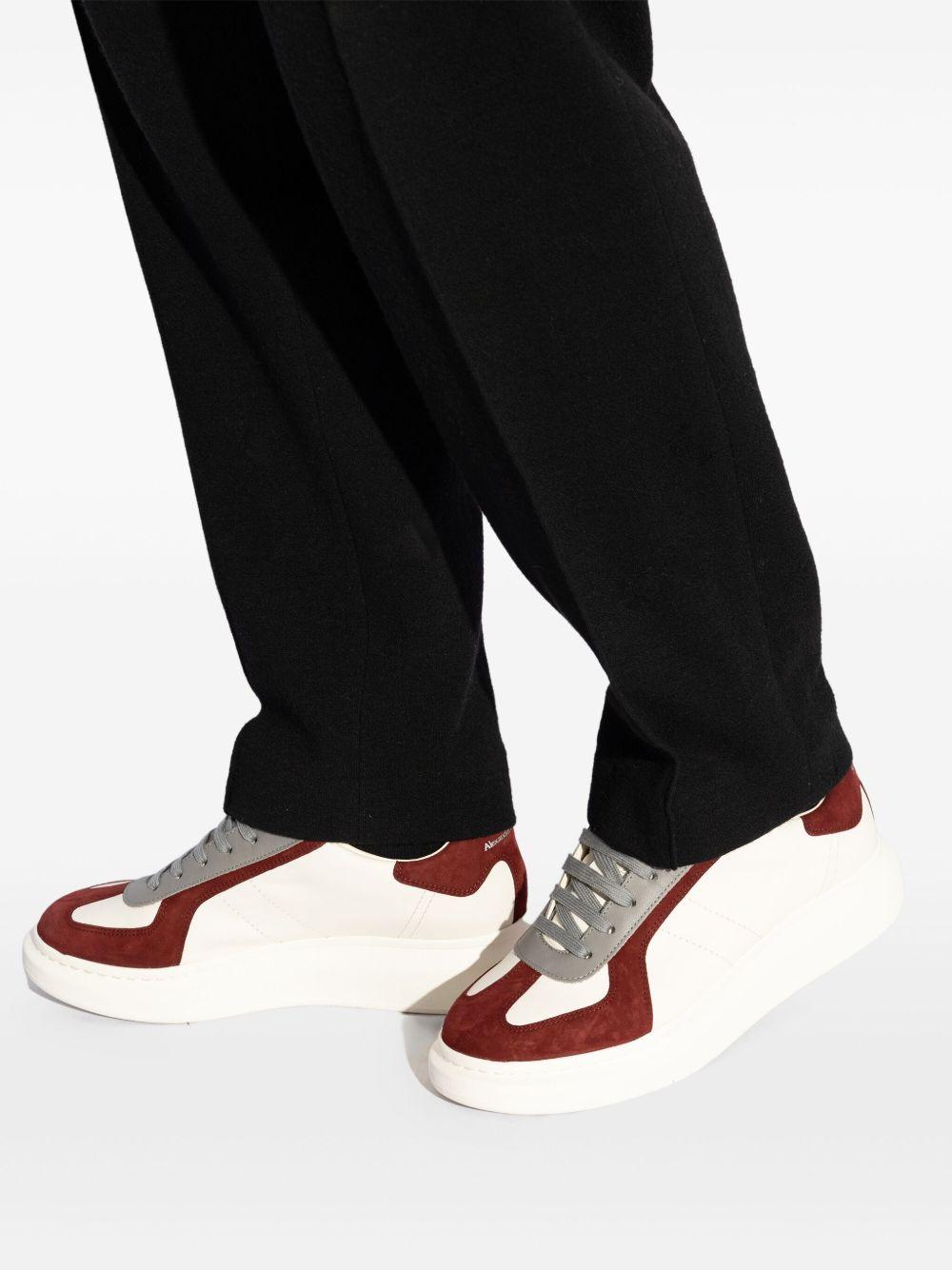low-top sneakers Product Image