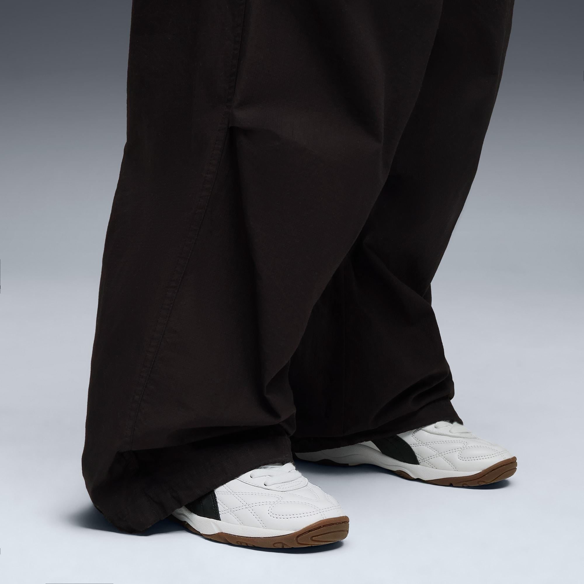 King Indoor Sneakers Product Image