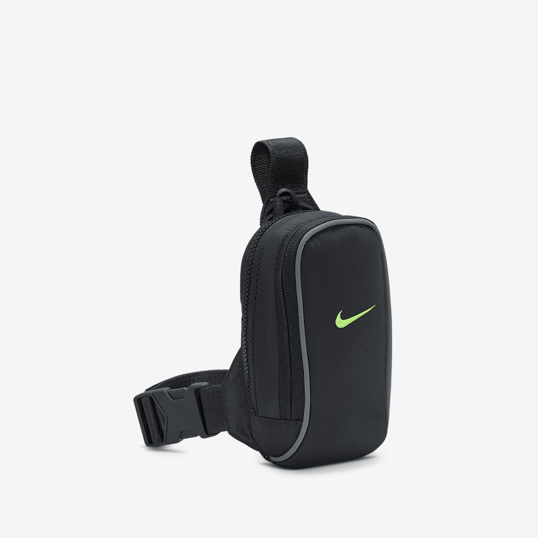 Nike Sportswear Essentials Crossbody Bag (1L) Product Image