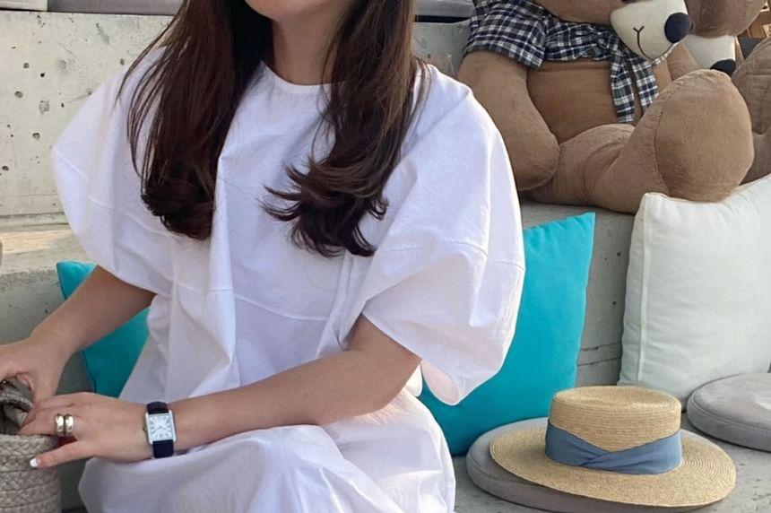 Puff-Sleeve Plain Midi Dress Product Image