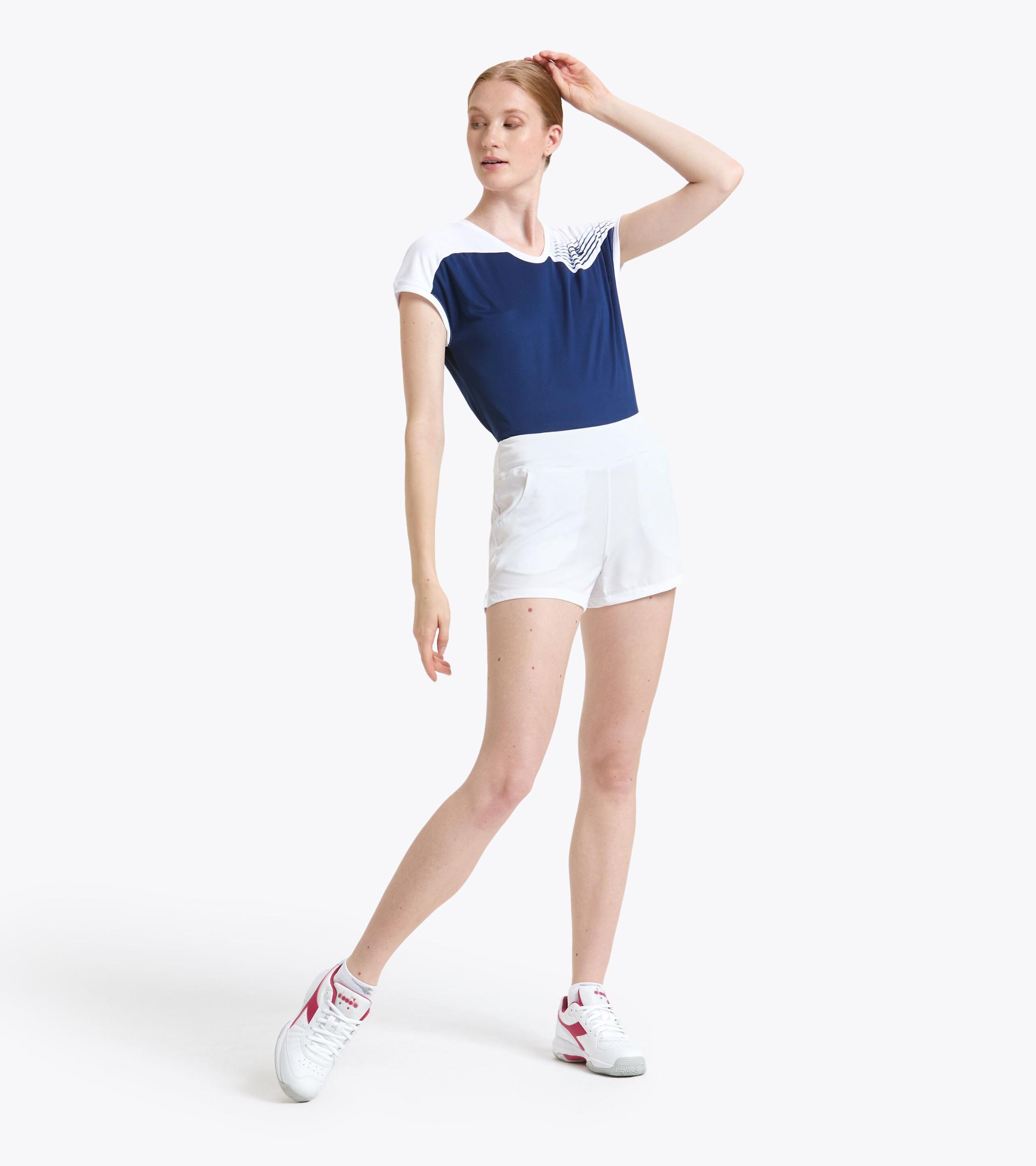 L. SHORT COURT Product Image