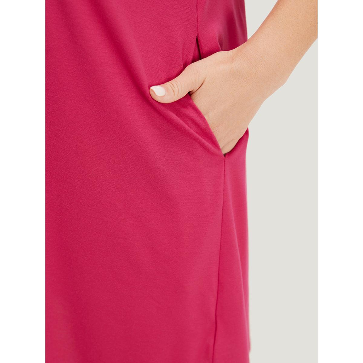 Plus Size Letter Print Pocket Short Sleeve Graphic Dress RedViolet Women Casual Pocket Curvy Knee Dress BloomChic 26/4X Product Image