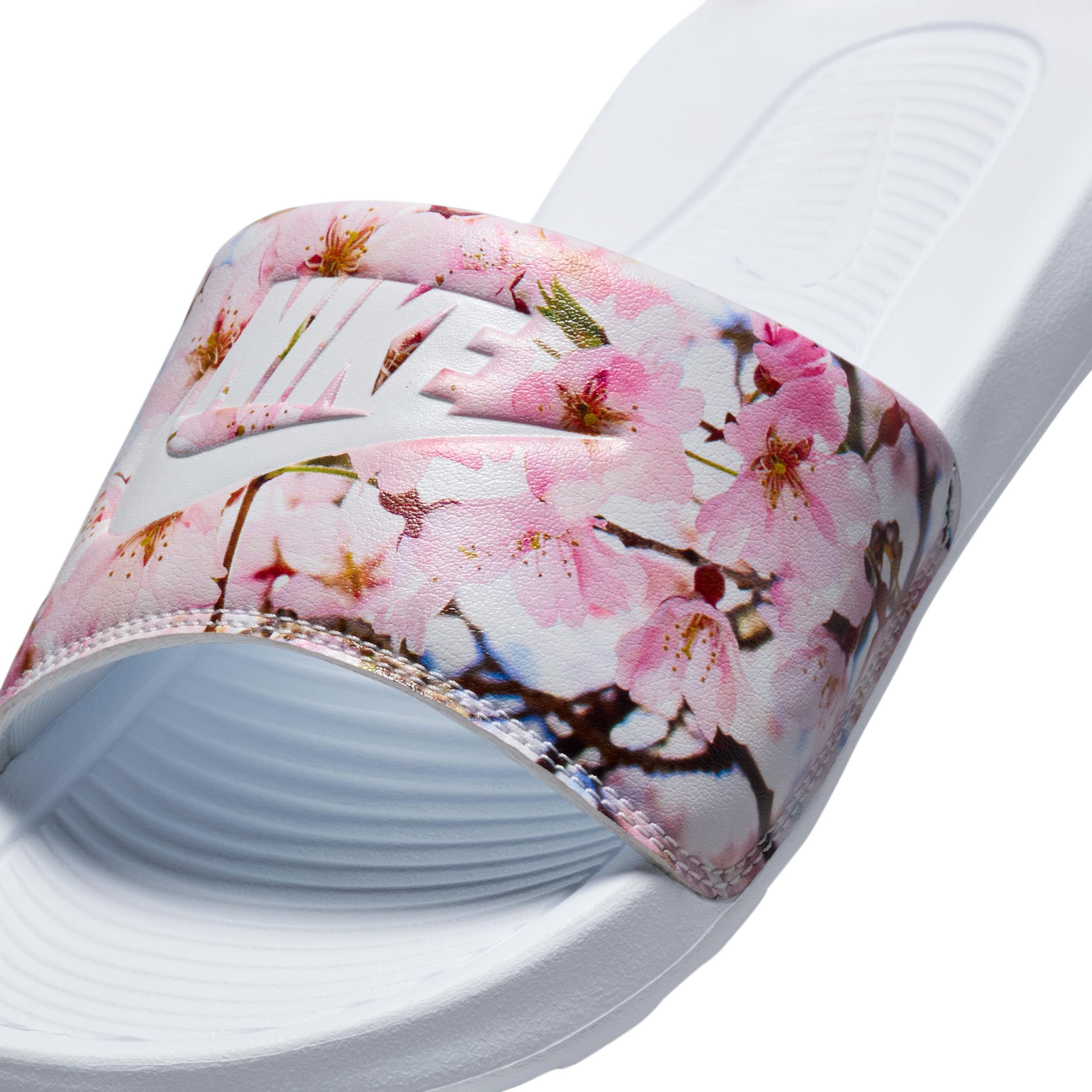Nike Women's Victori One Slides Product Image