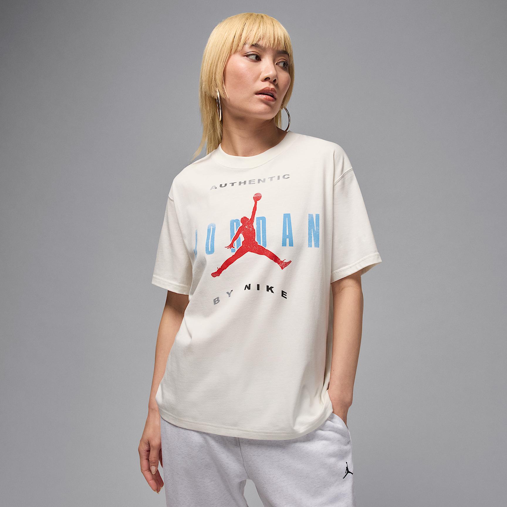 Womens Jordan Flight Graphic T-Shirt | IB9943-133 Product Image