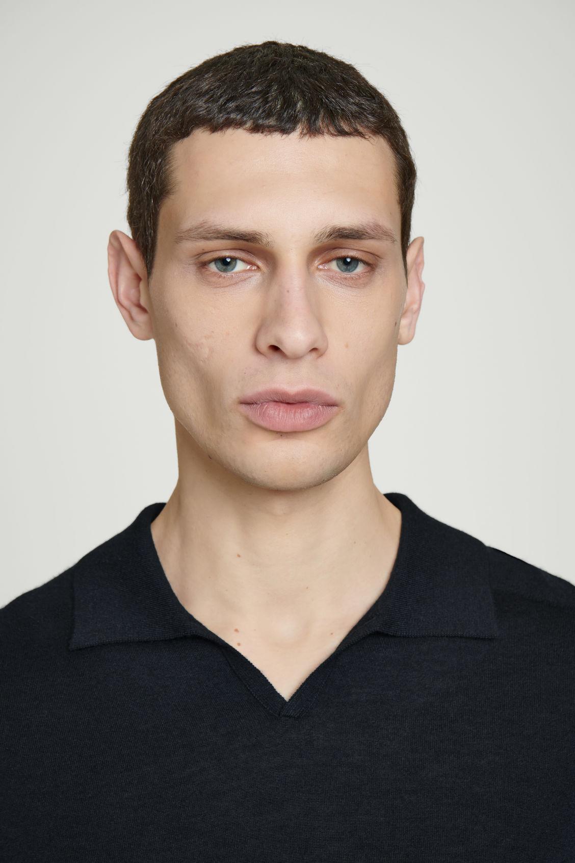 OPEN-COLLAR CASHMERE POLO SHIRT Product Image