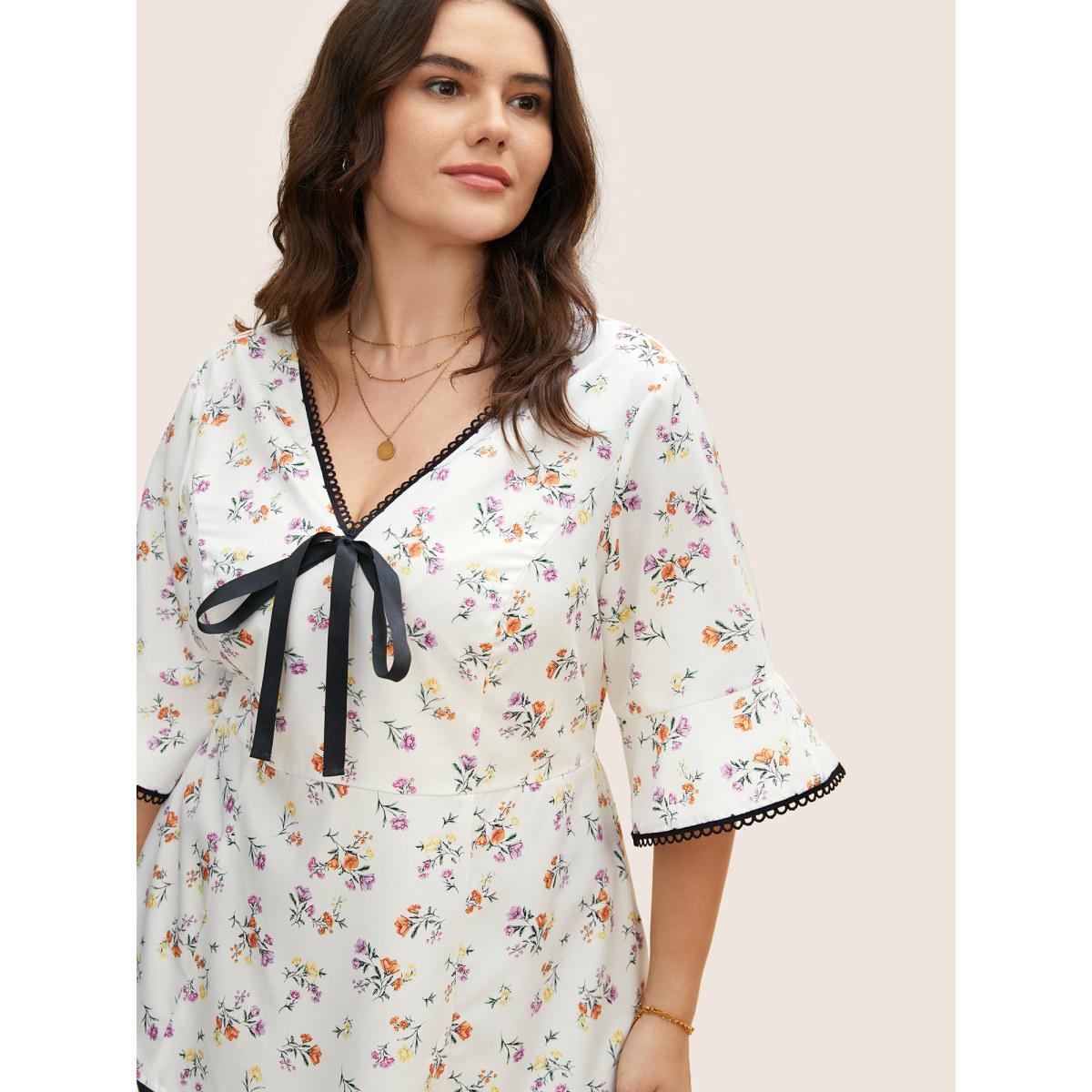 Plus Size Multicolor Floral Print Bowknot Bell Sleeve Blouse Women Elegant Half Sleeve V-neck Everyday Blouses BloomChic 10/M Product Image