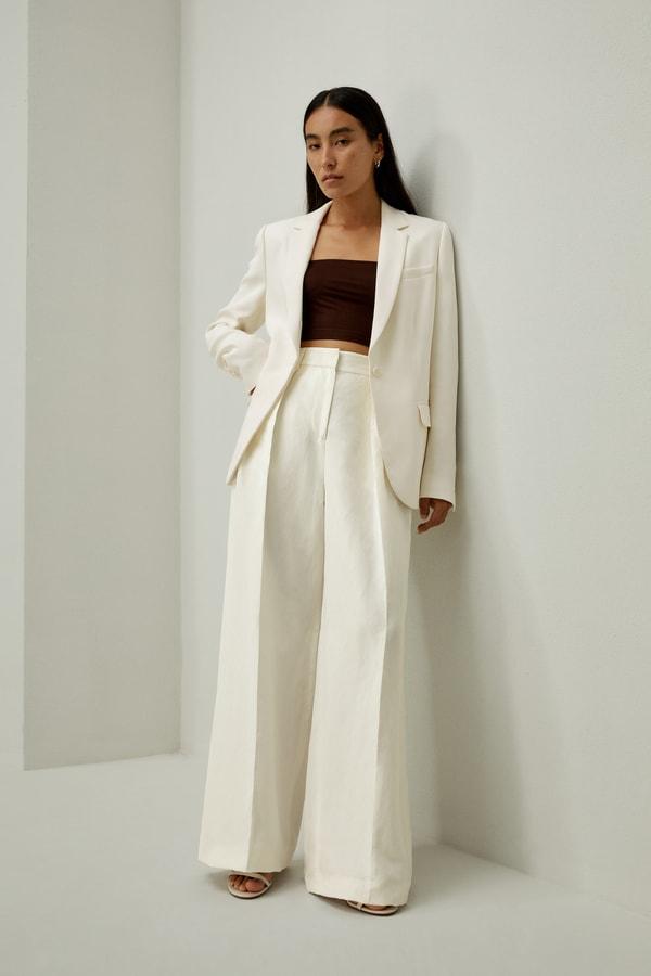 Front-Pleated Silk-Linen Blend Trousers Product Image