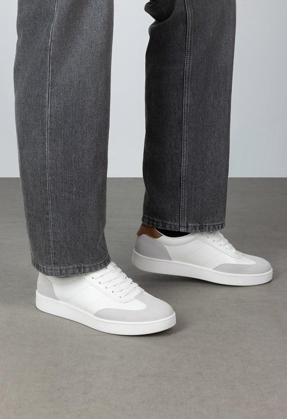 Men's Comfortable Low Top Sneaker Product Image