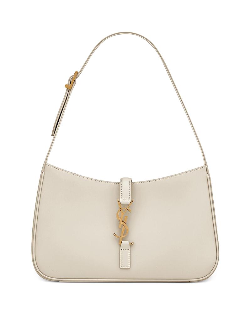 Womens Le 5 7 Shoulder Bag in Patent Leather Product Image