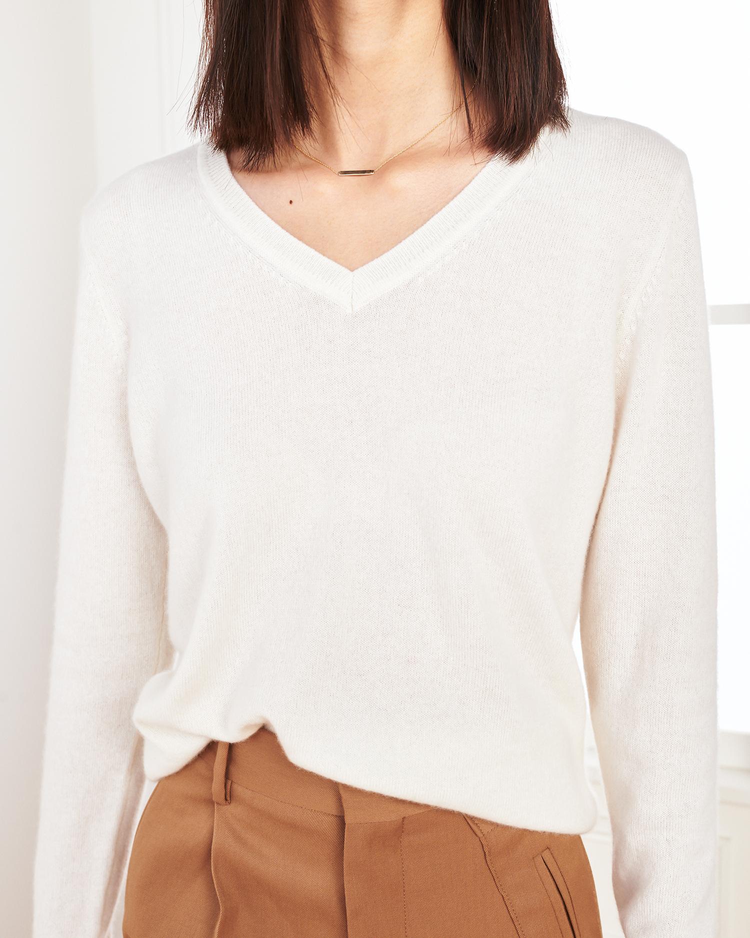 Quince | Women's Mongolian Cashmere V-Neck Sweater Size XL Product Image