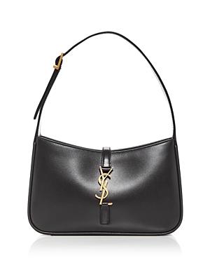 Womens Le 5 7 Shoulder Bag in Patent Leather Product Image