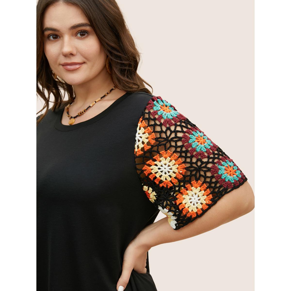 Plus Size Round Neck Crochet Floral Patchwork T-shirt Black Women Resort Contrast Natural Flowers Round Neck Vacation T-shirts BloomChic 10/M Product Image