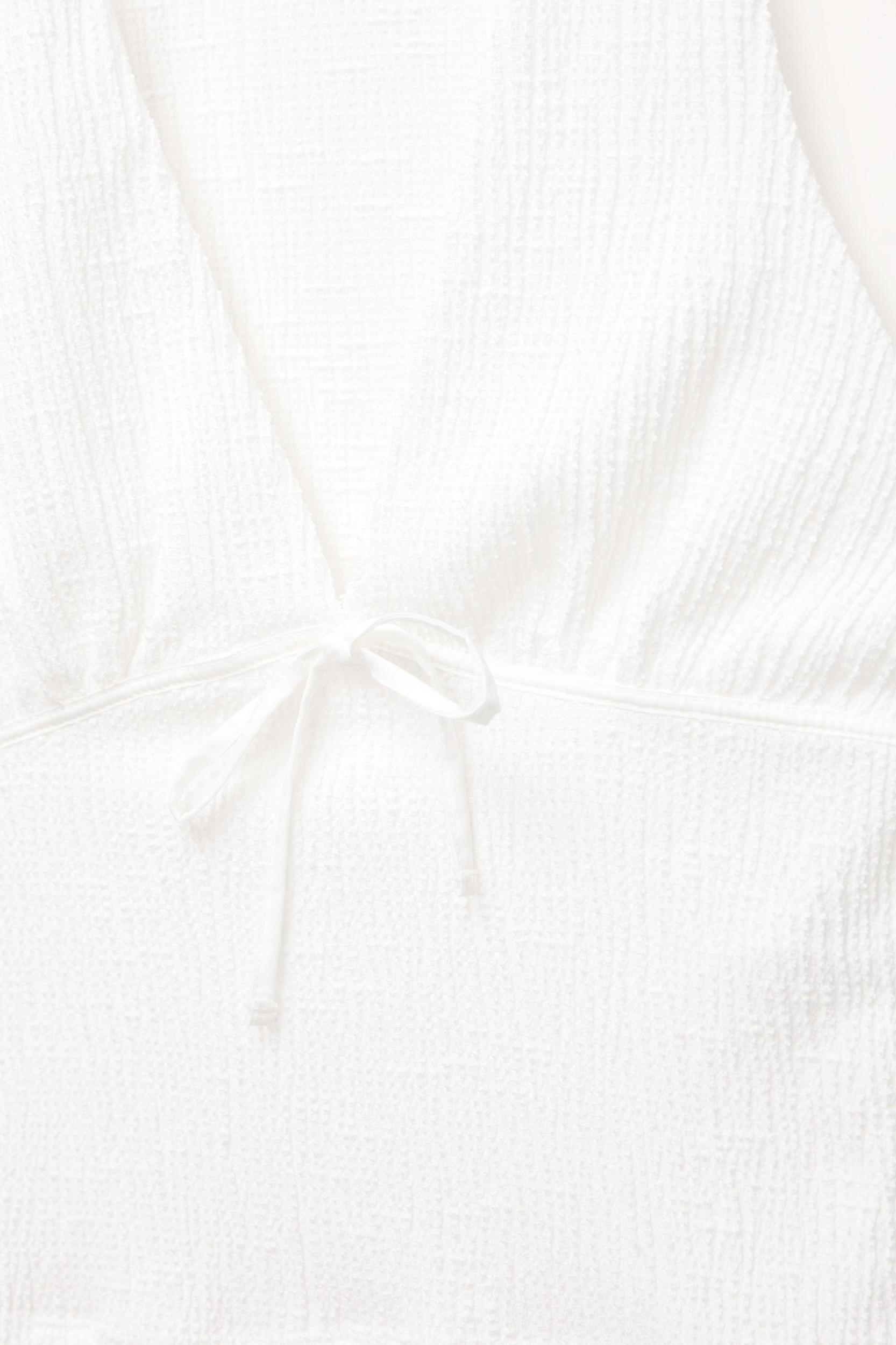 Rustic top with bow Product Image