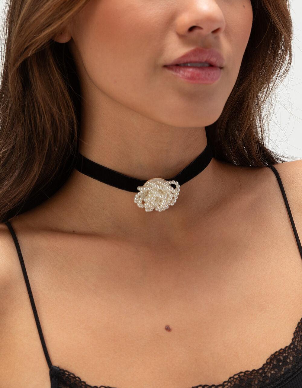 FULL TILT Pearl Flower Velvet Choker - BLACK Product Image