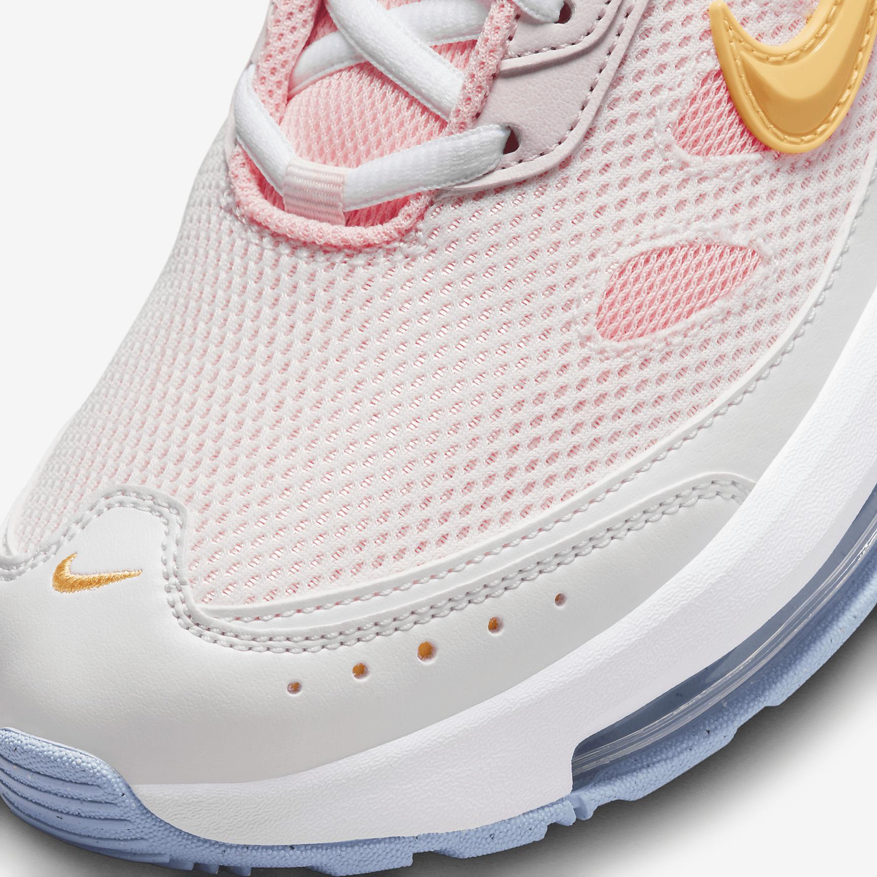 Nike Women's Air Max AP Shoes Product Image