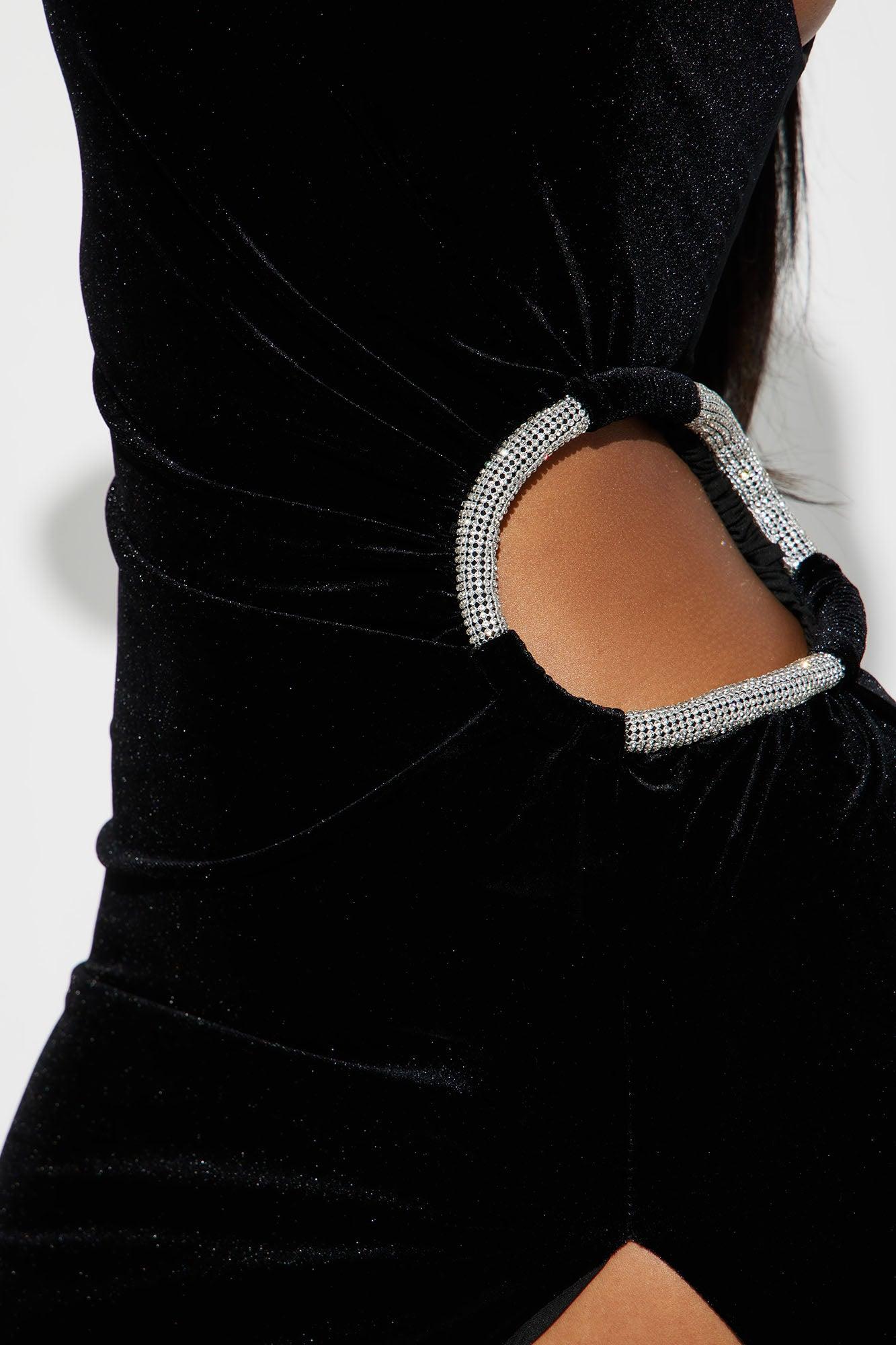 Jewel Velvet Gown - Black Product Image