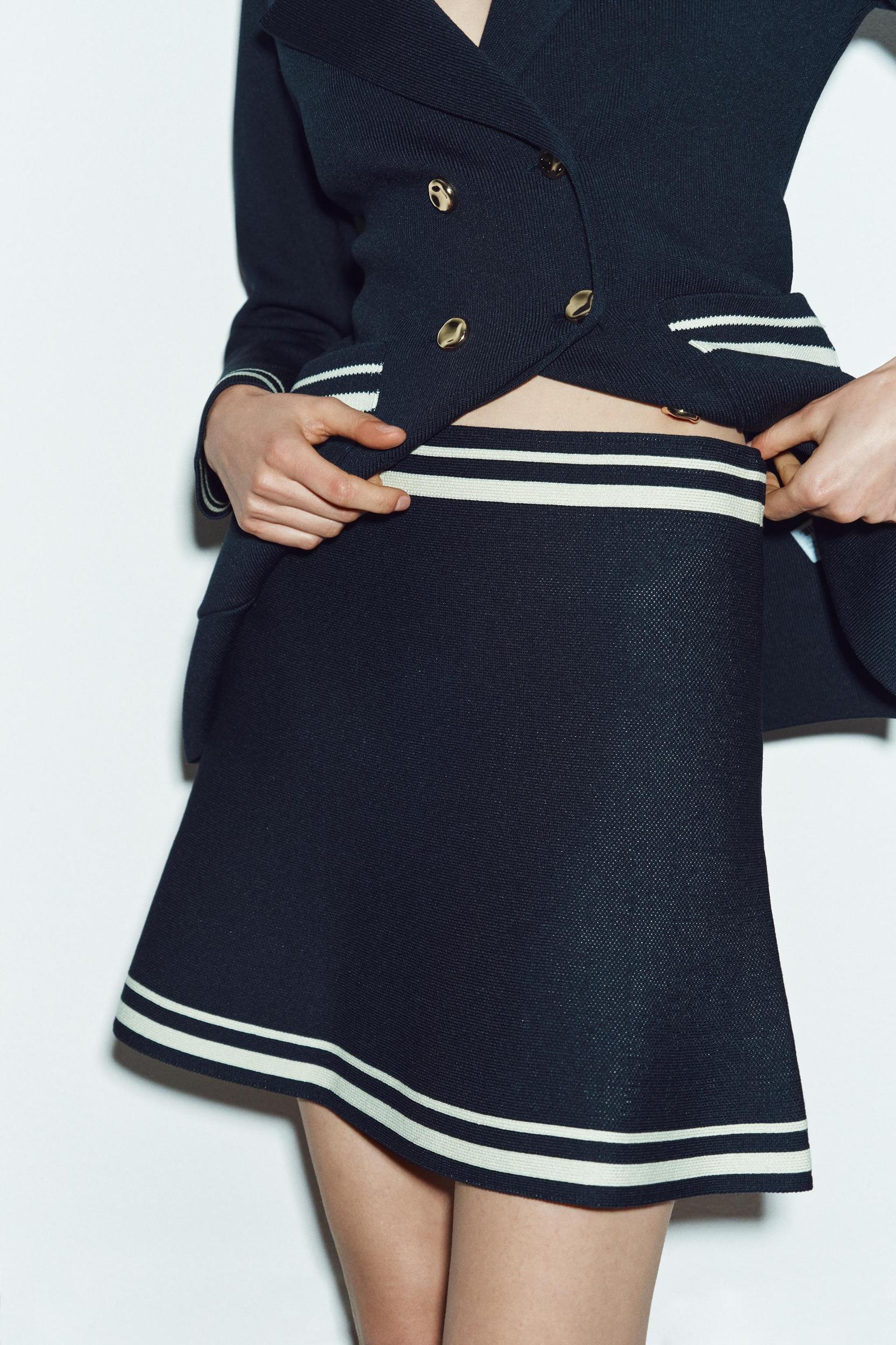 KNIT MINI SKIRT Product Image