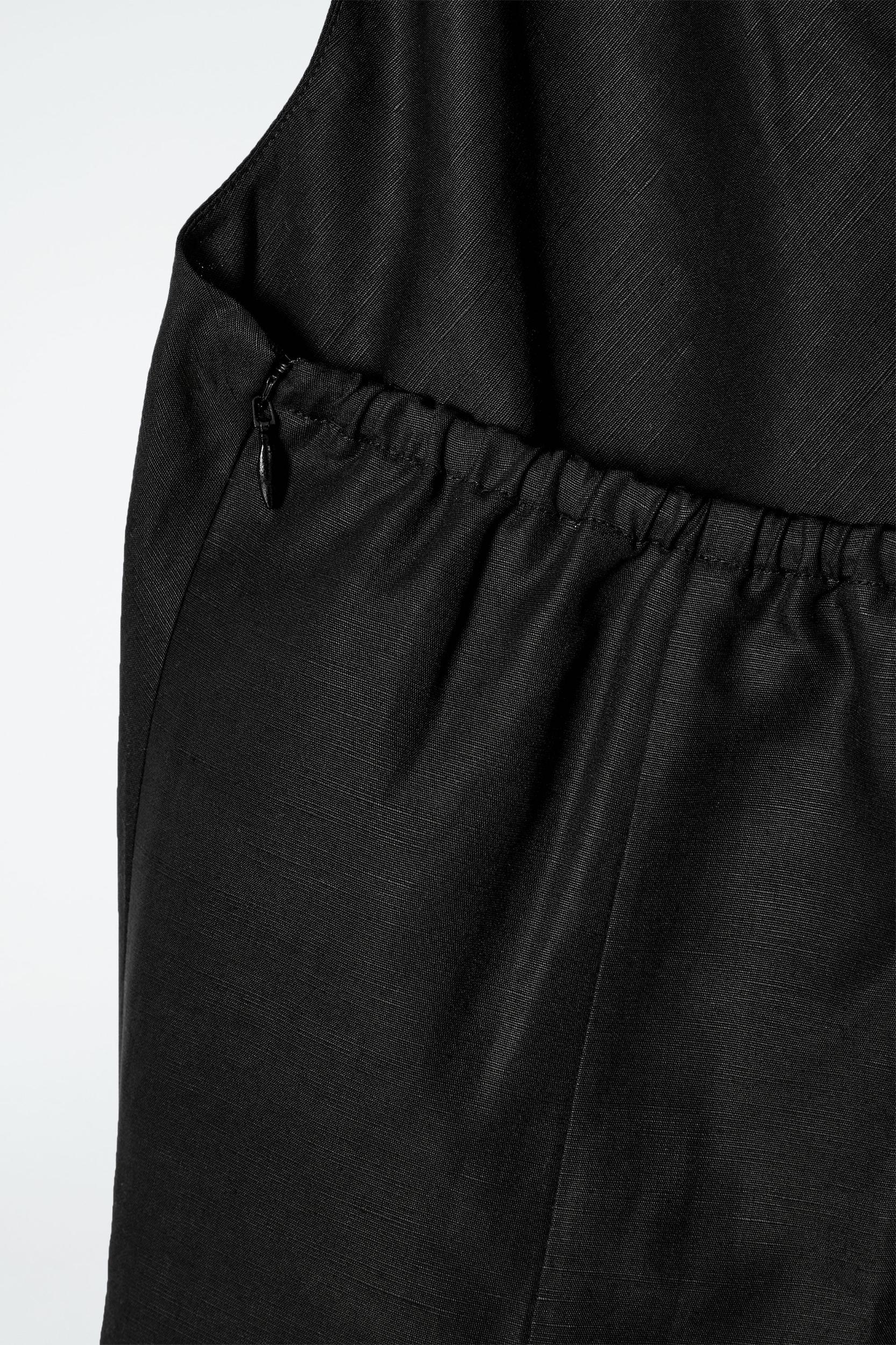 TWIST-DETAIL LINEN-BLEND TOP Product Image