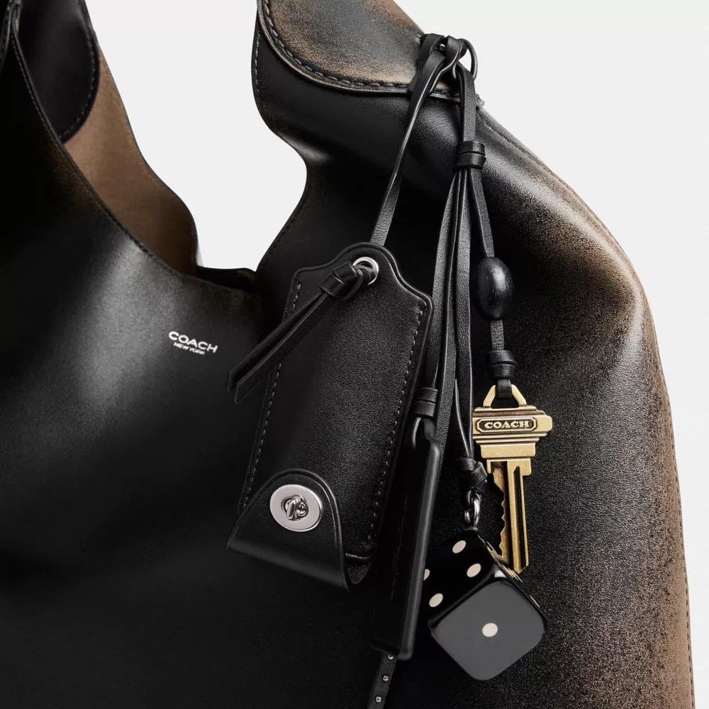 Brooklyn Shoulder Bag 39 In Loved Leather Product Image