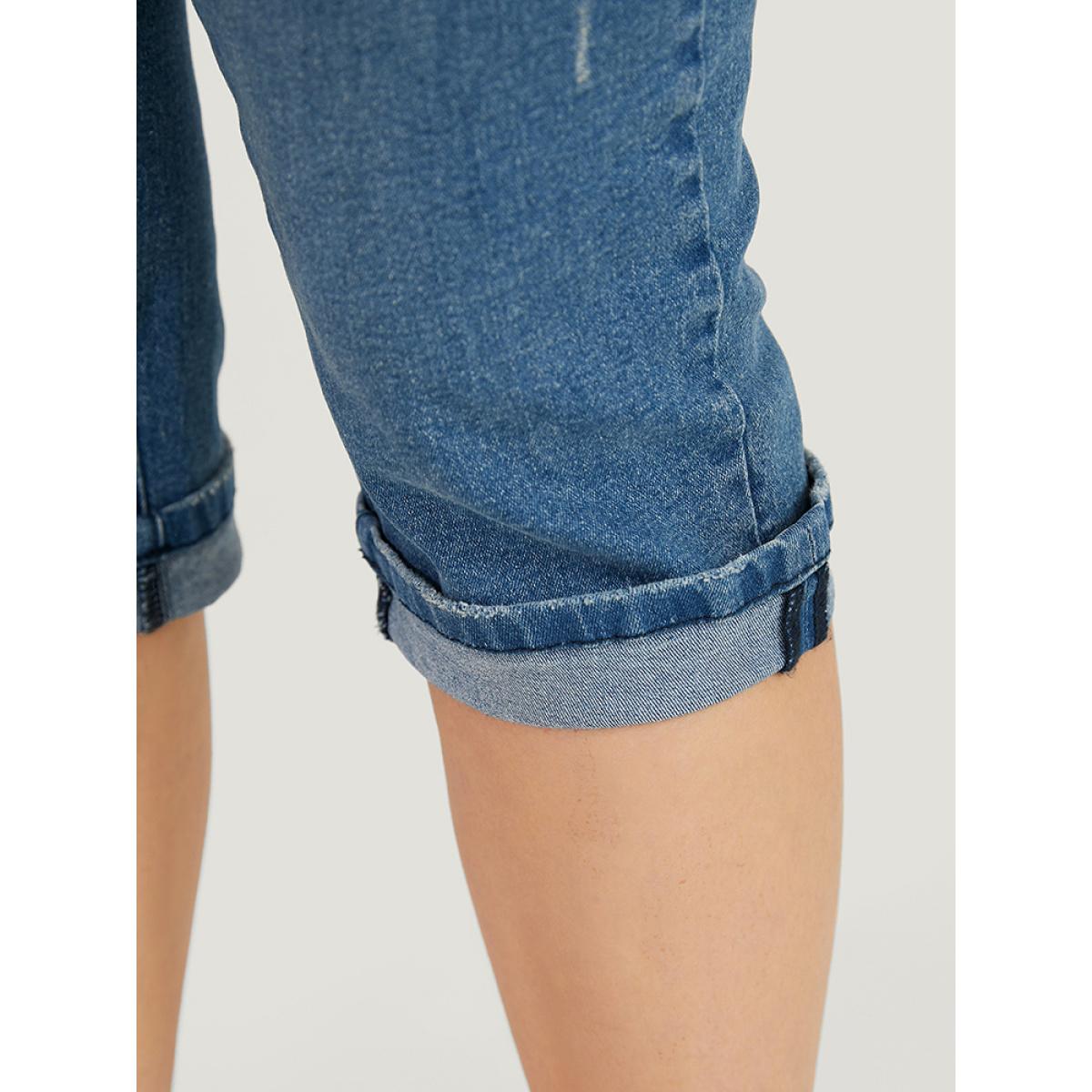 Plus Size Very Stretchy Medium Wash Roll Hem Knee Denim Shorts Women Blue High stretch Dailywear Pocket Casual Denim Shorts BloomChic 20/2X Product Image