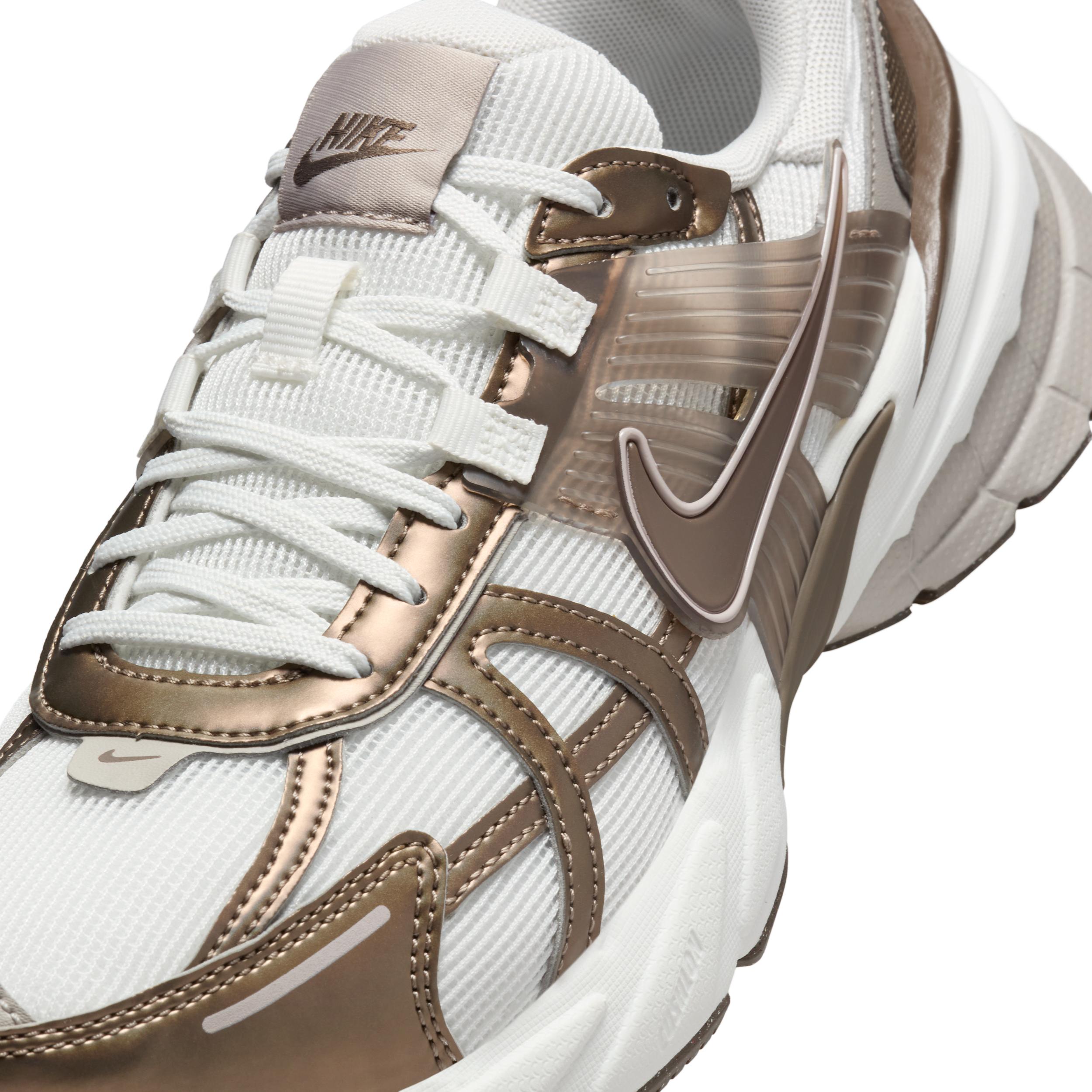 Nike Women's V2K Run Shoes Product Image