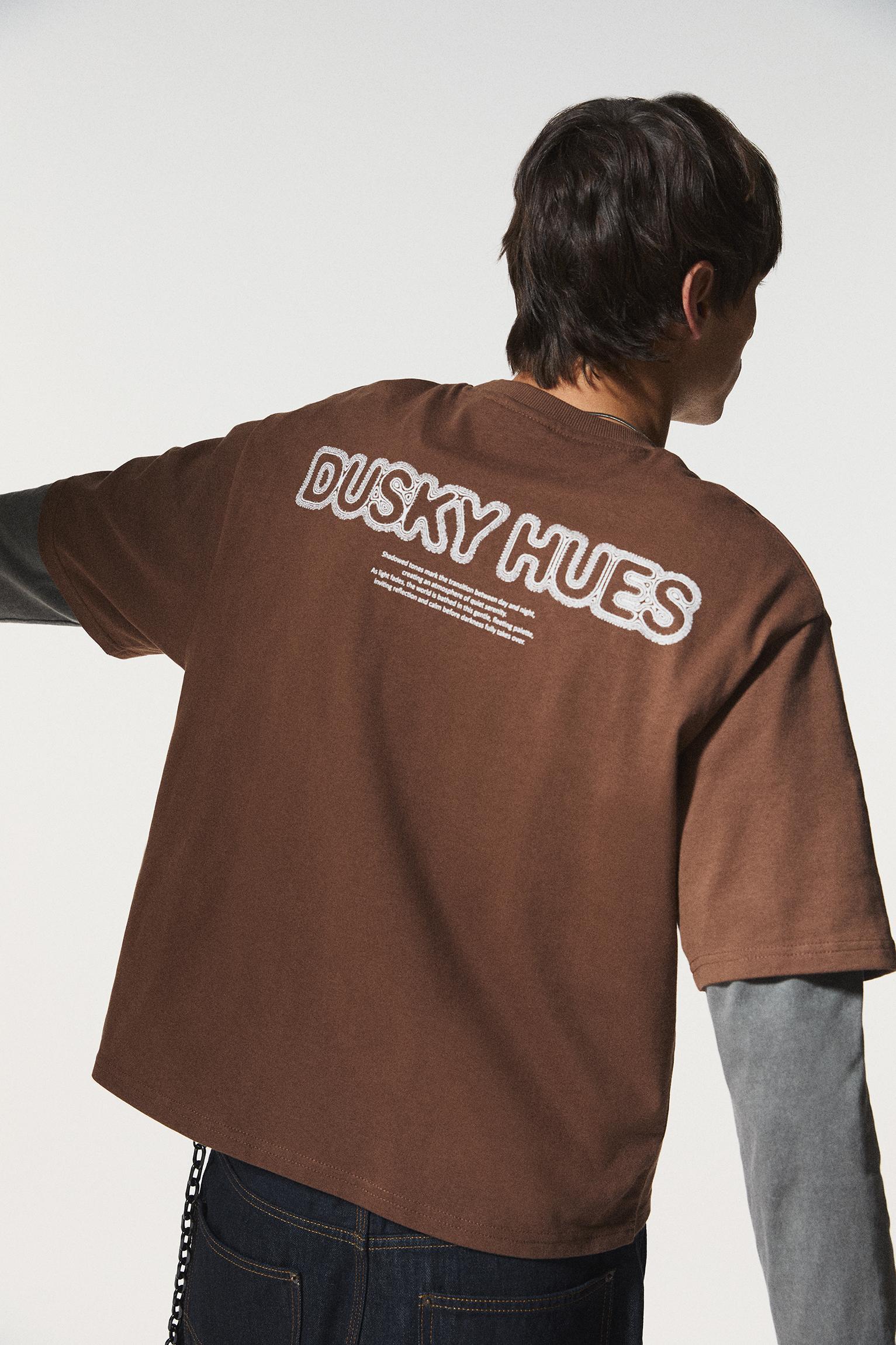 Brown slogan T-shirt Product Image