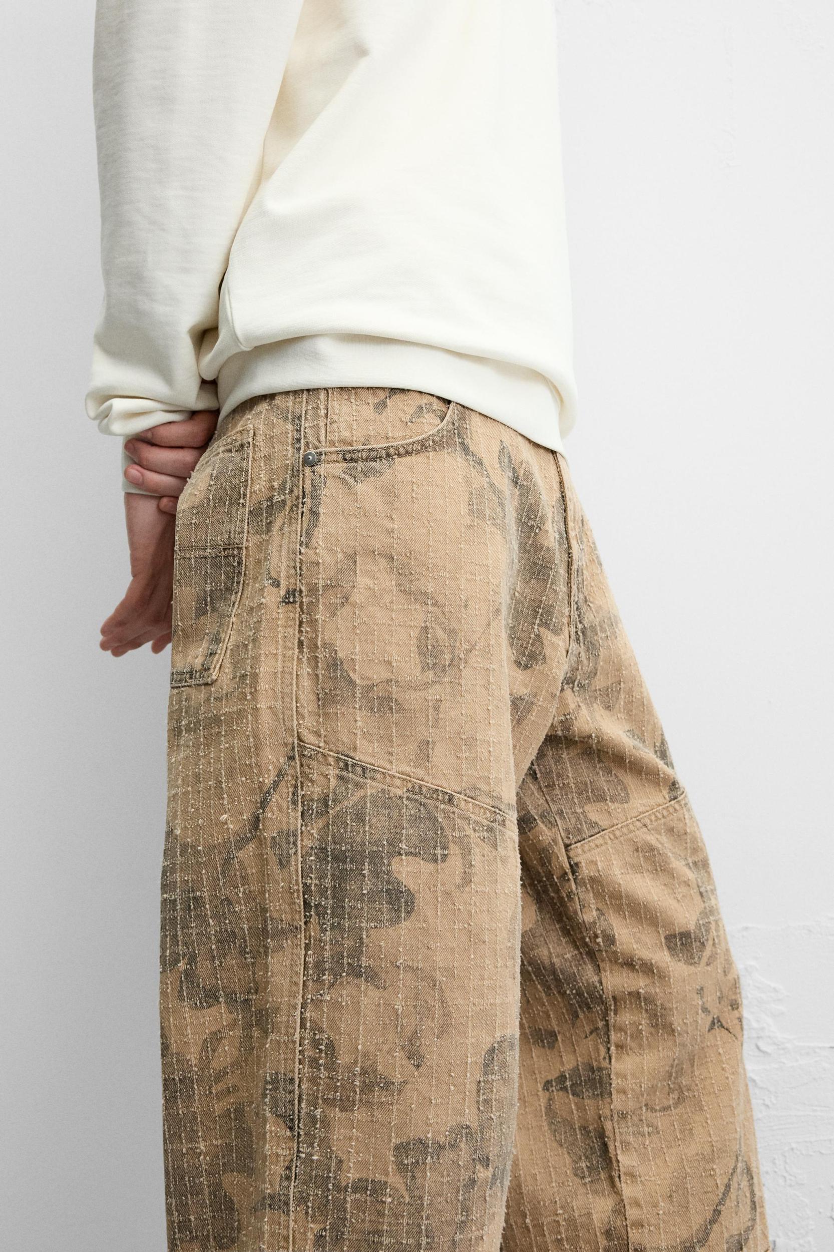 BAGGY FIT CARPENTER JEANS Product Image