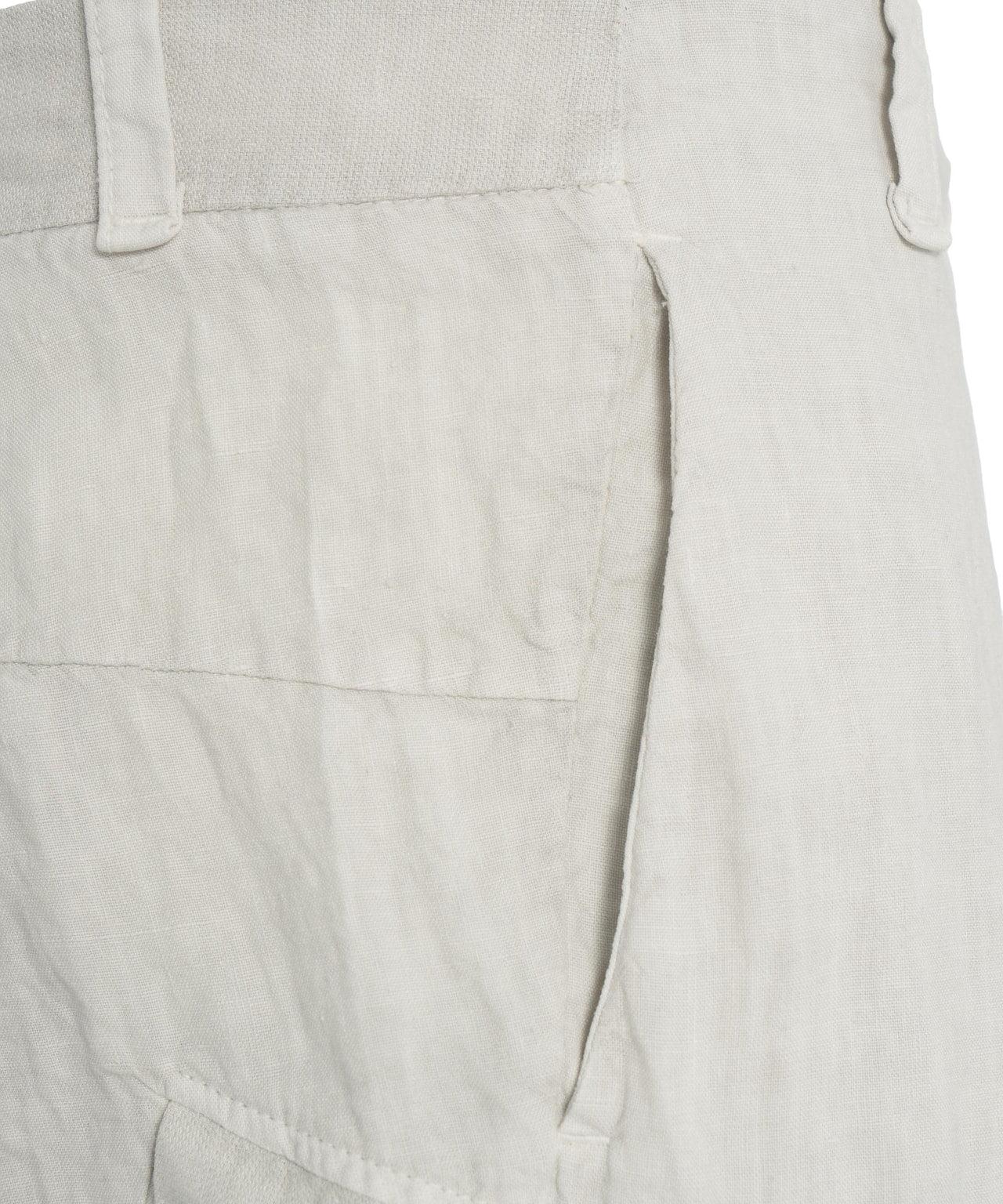 Cargo shorts in linen Product Image