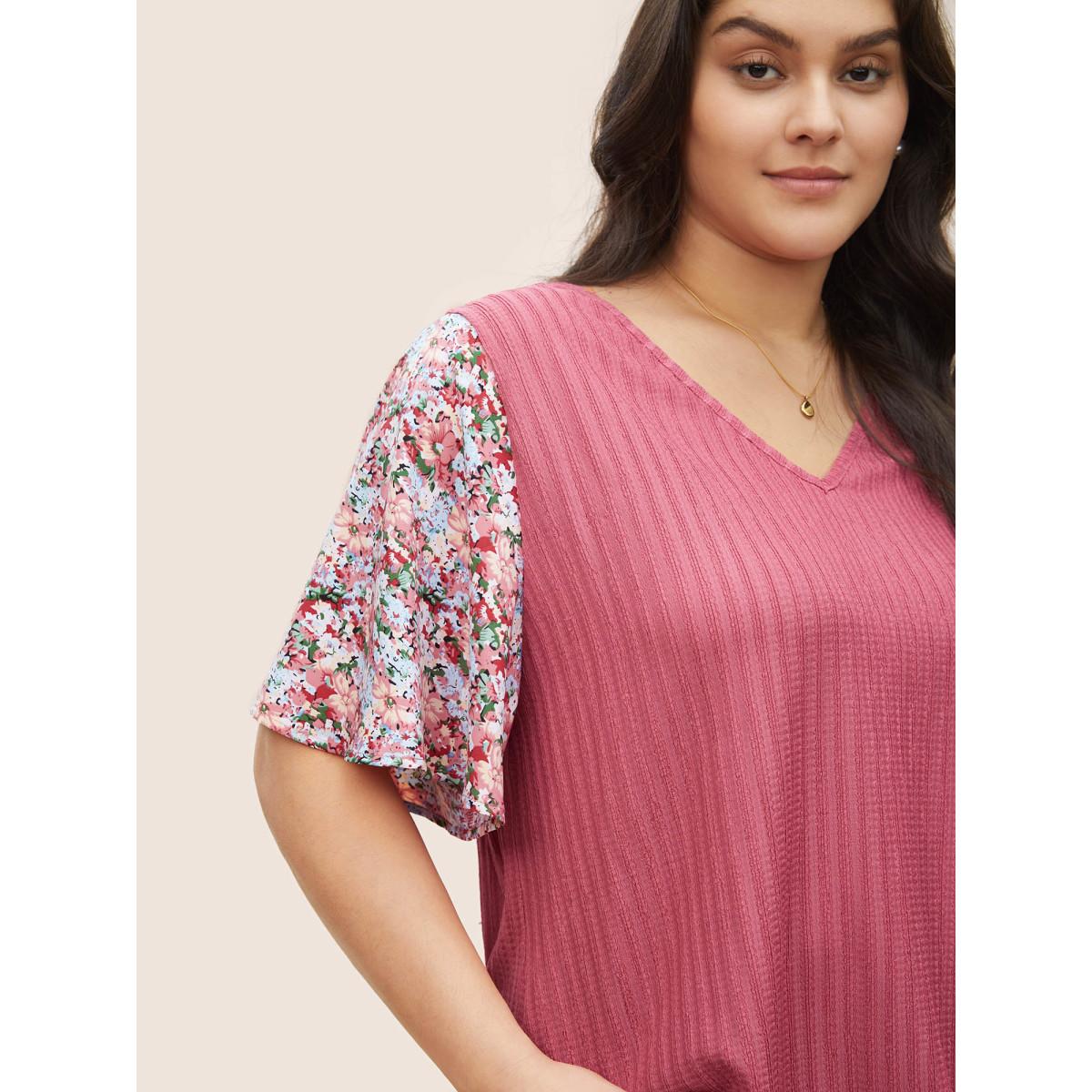 Plus Size Ditsy Floral Patchwork Plisse Flutter Sleeve T-shirt Pink Women Elegant V-neck Everyday T-shirts BloomChic 12/L Product Image
