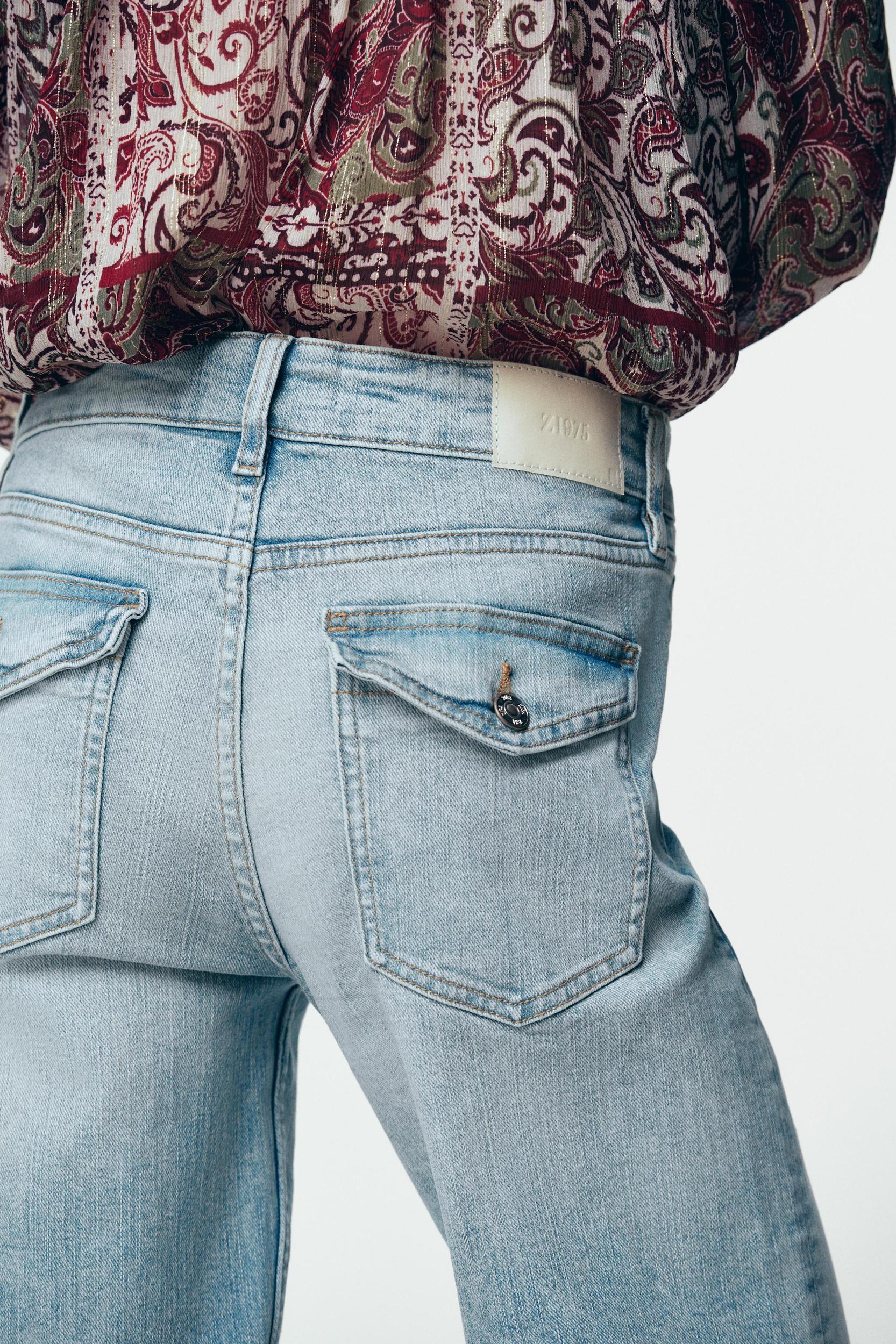 Z1975 LOW RISE FLARE FIT JEANS Product Image