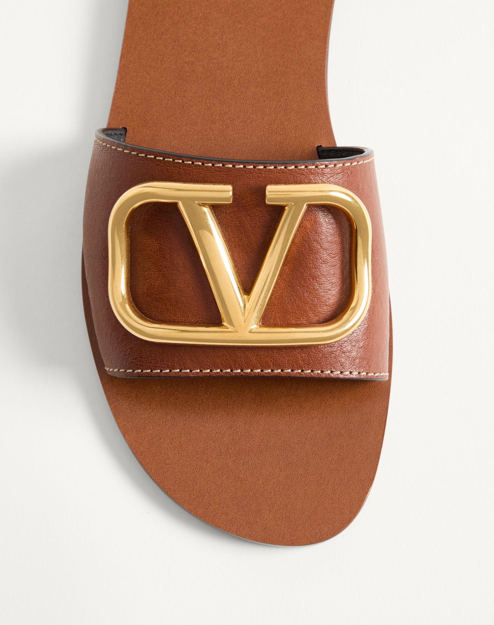 Vlogo Signature Slide Sandal In Grainy Cowhide With Accessory Product Image