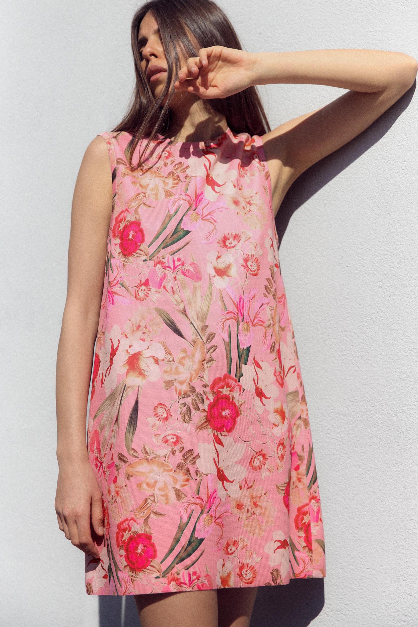 FLORAL PRINT KNIT DRESS Product Image
