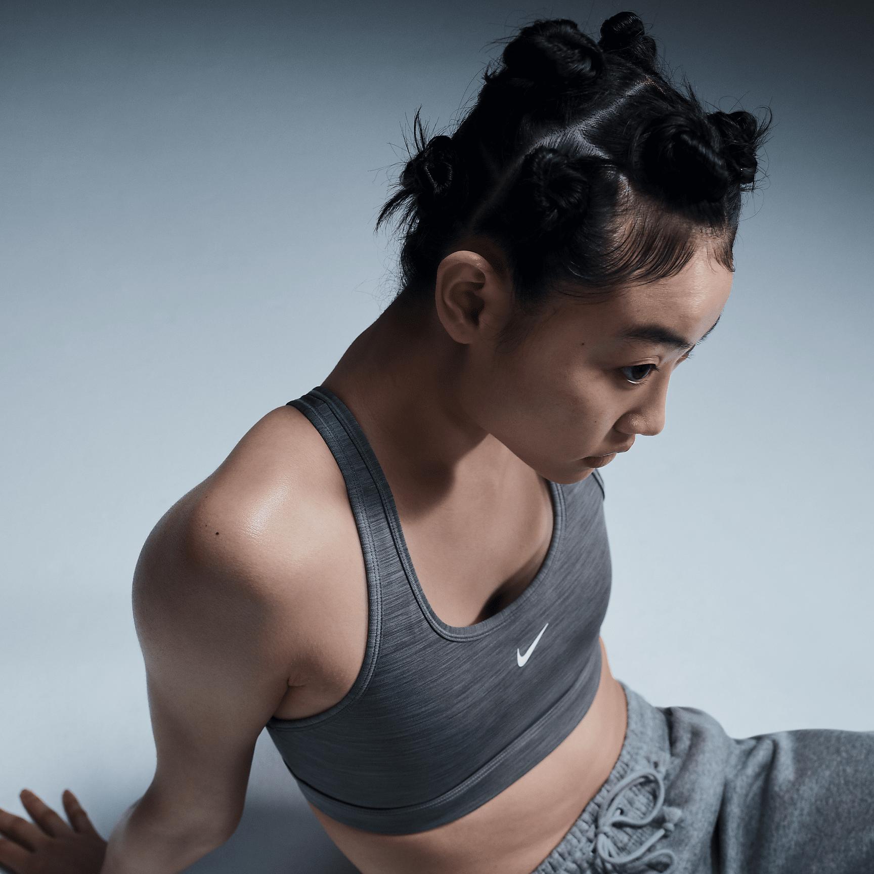 Nike Women's Swoosh Light Support Non-Padded Sports Bra Product Image