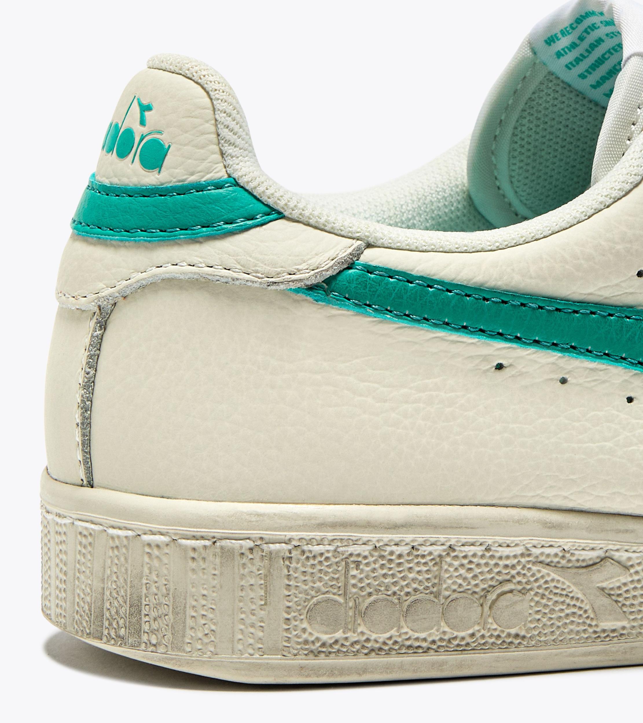 GAME L LOW WAXED Product Image