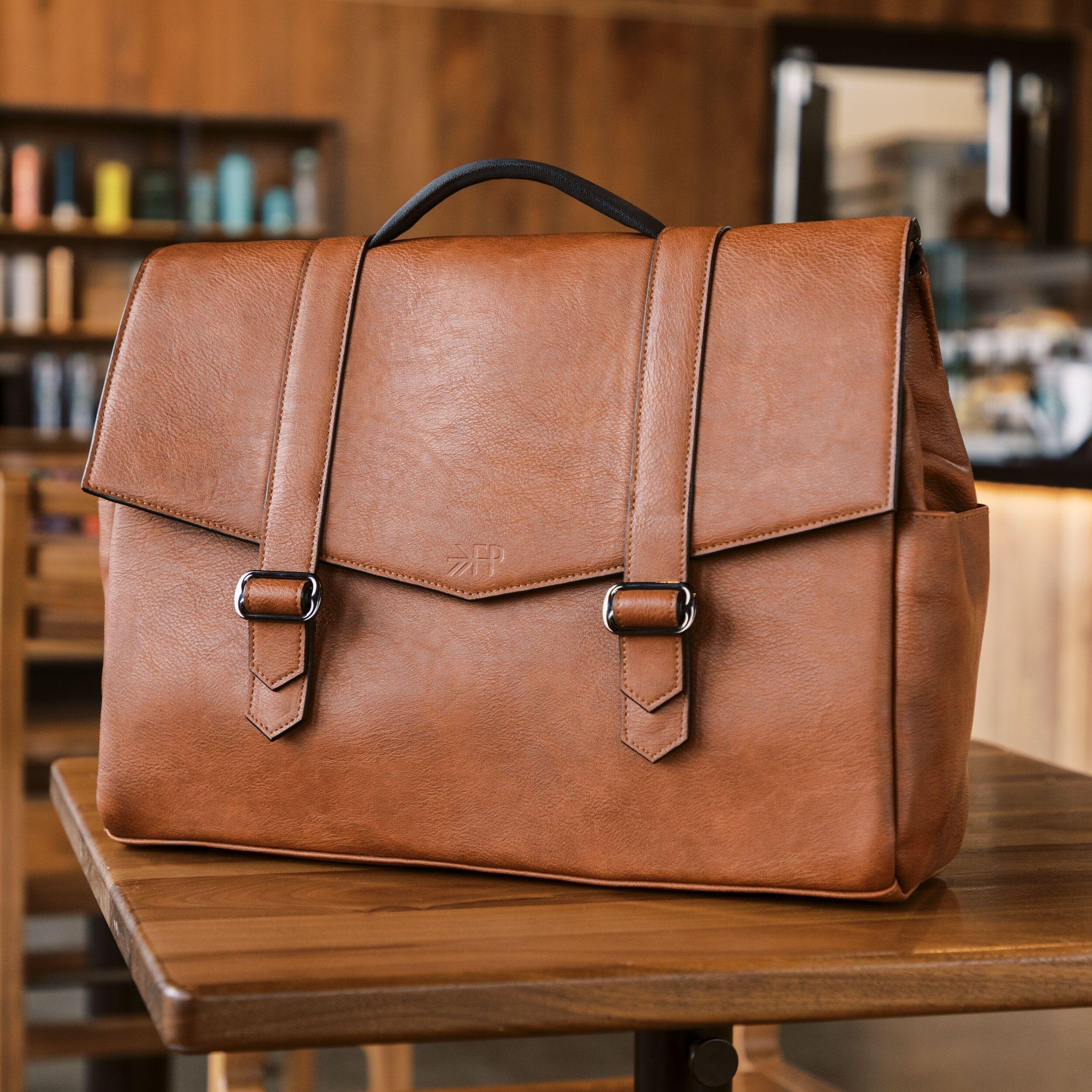 Amber Cambridge Messenger Bag Male Product Image