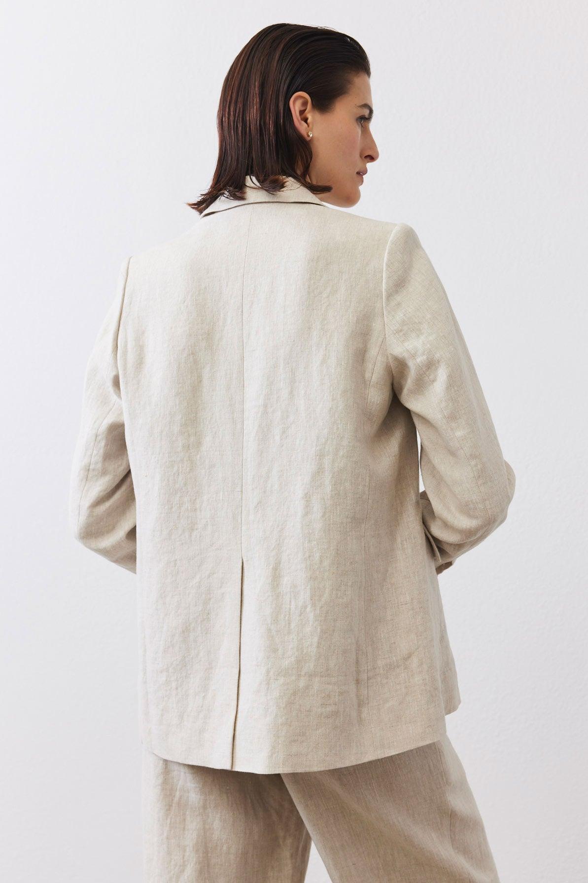 The Linen Classic Blazer That Upgrades You Product Image