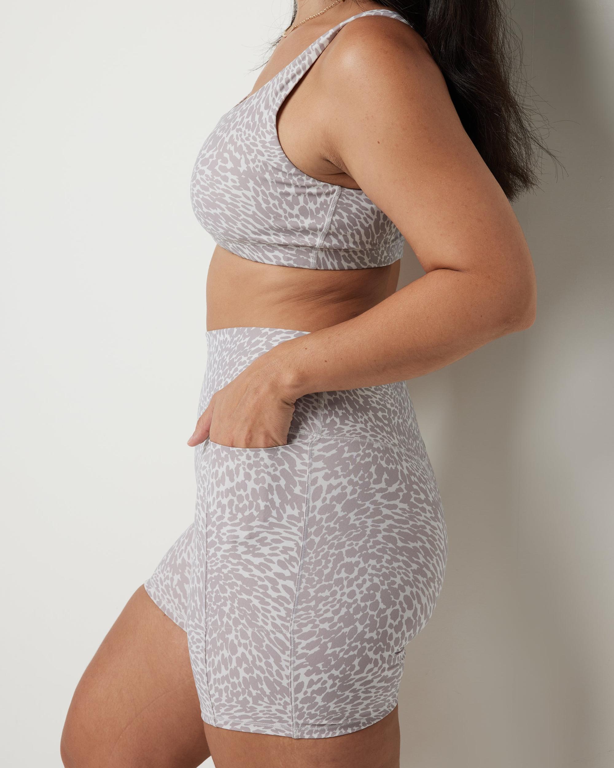 Studio Pocket Short Product Image