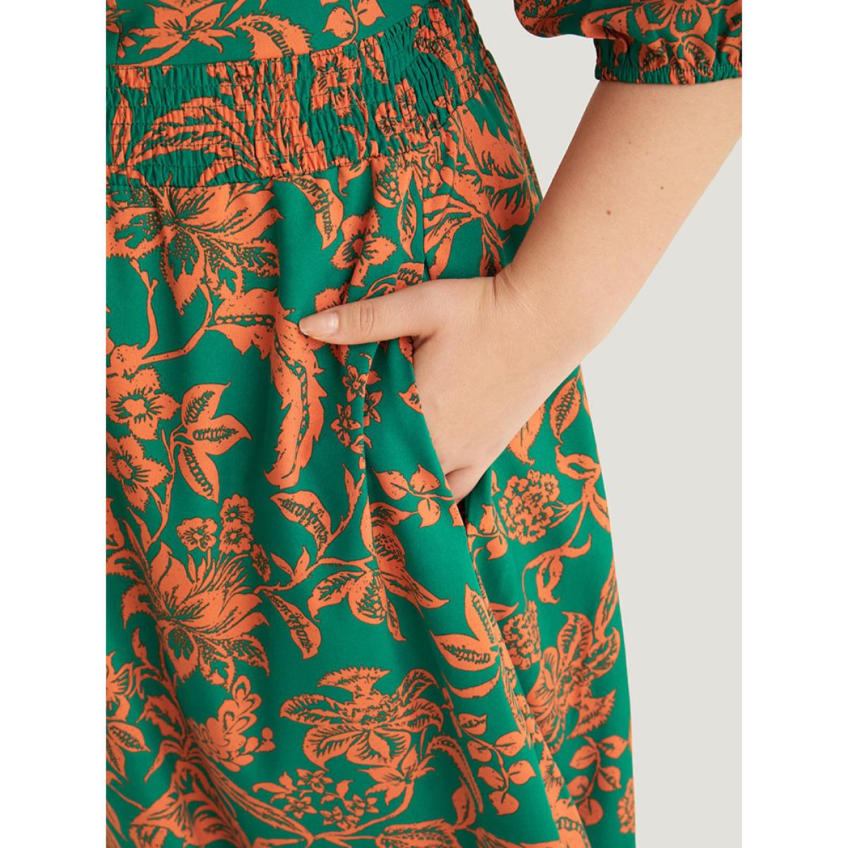 Plus Size Plants Print Overlap Collar Shirred Dress Green Women Vacation Elastic cuffs V-neck Half Sleeve Curvy Midi Dress BloomChic 12/L Product Image